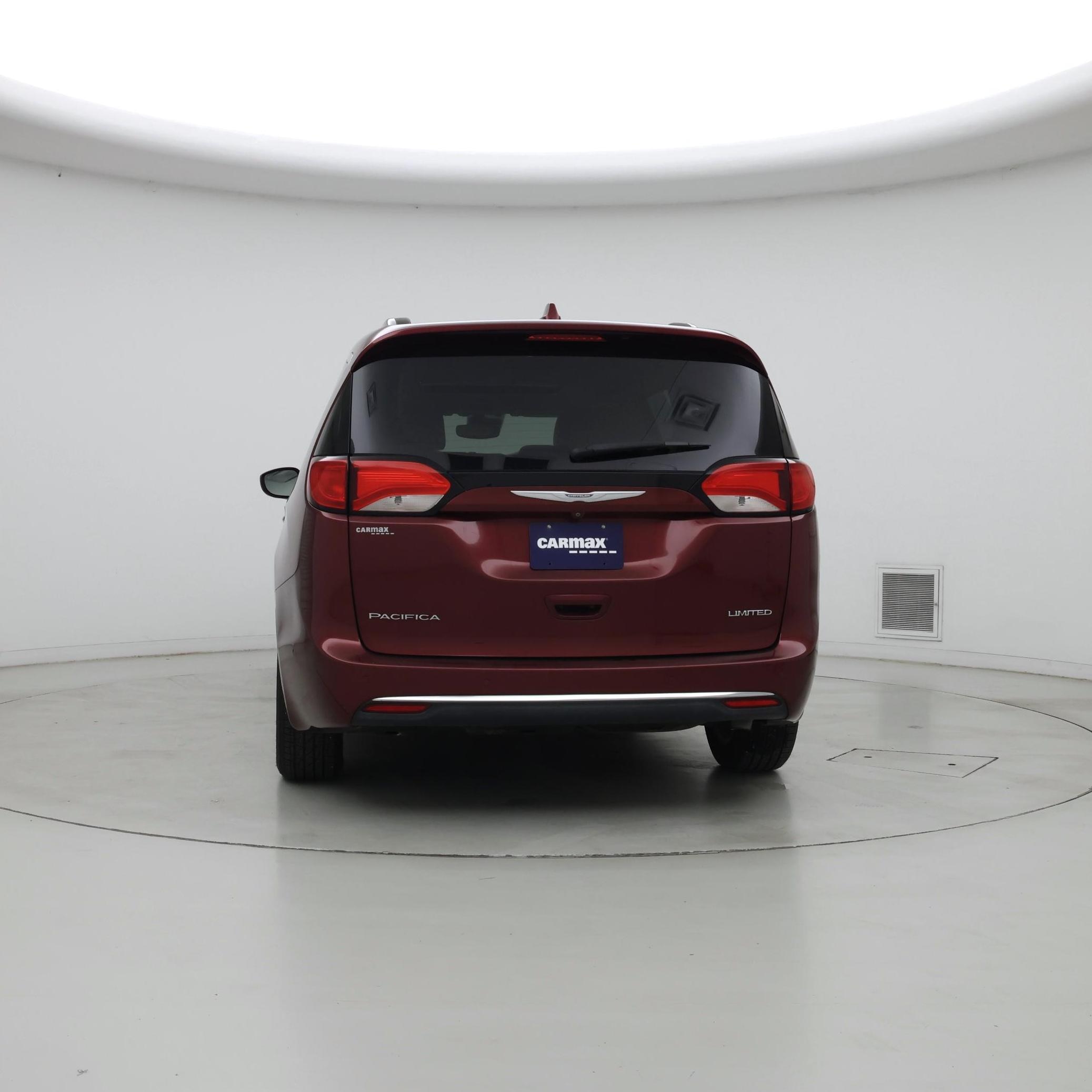 Thumbnail: 2017 Chrysler Pacifica - 6