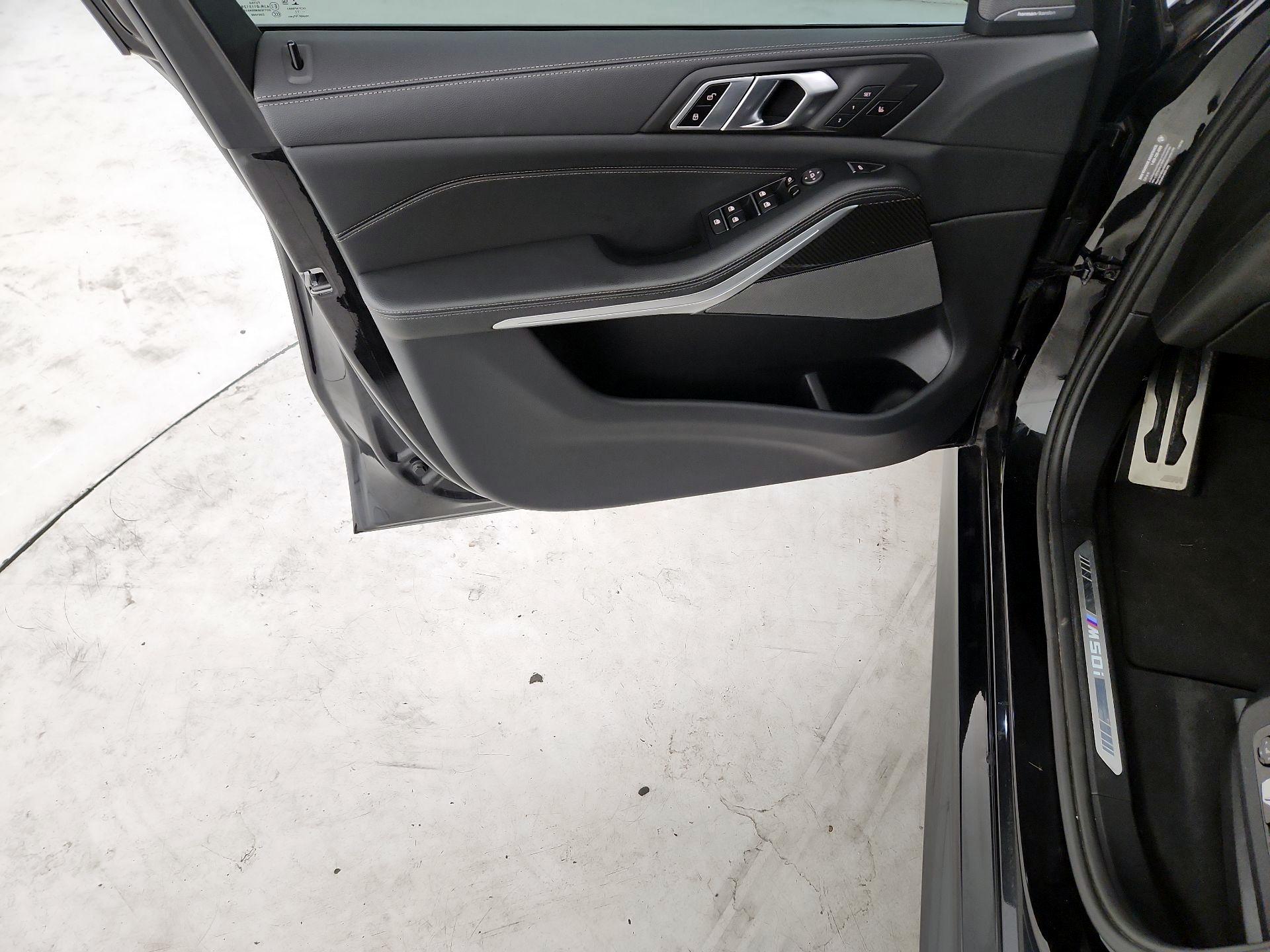 Thumbnail: 2022 BMW X5 - 10