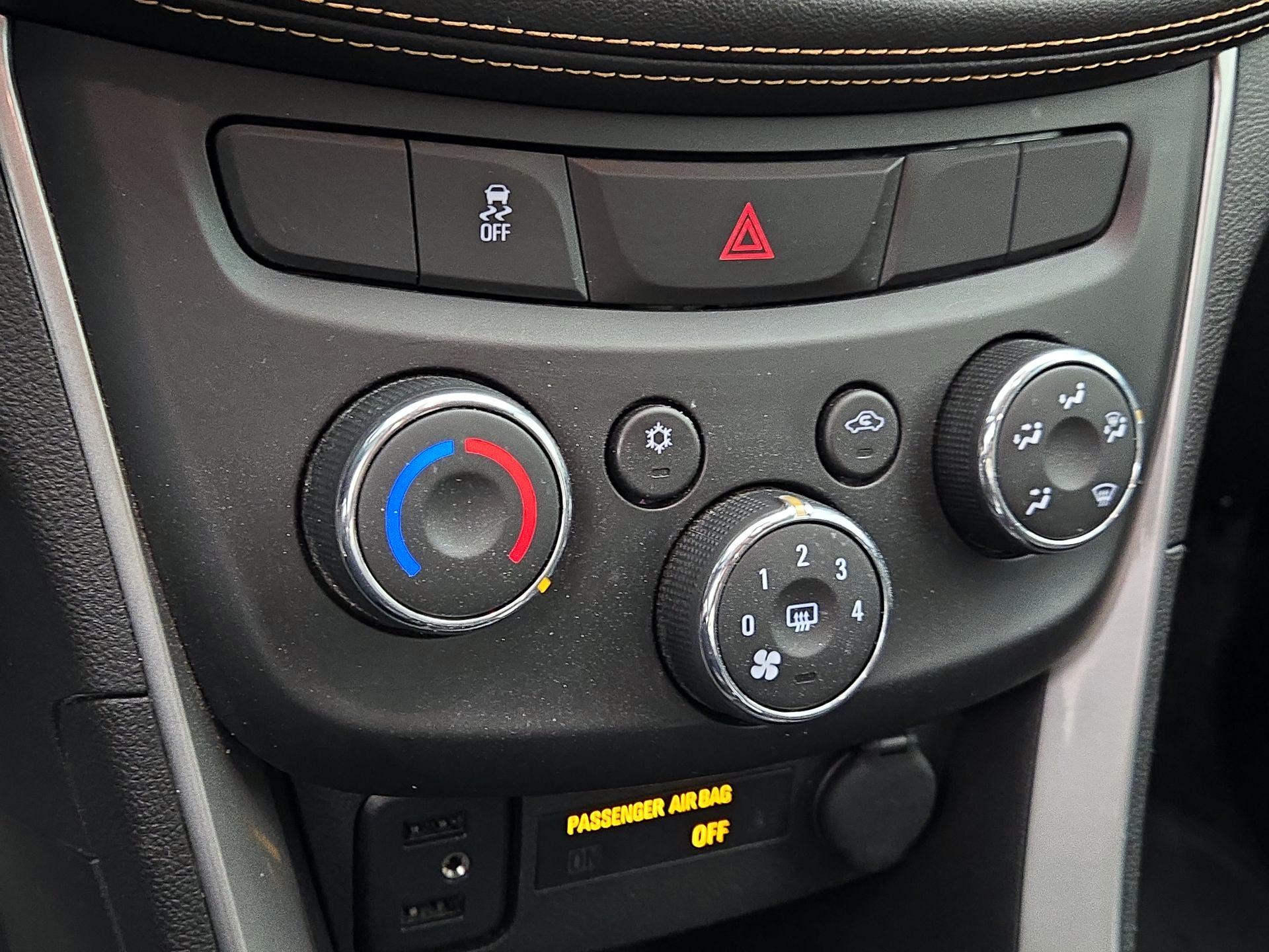 Thumbnail: 2018 Chevrolet Trax - 16