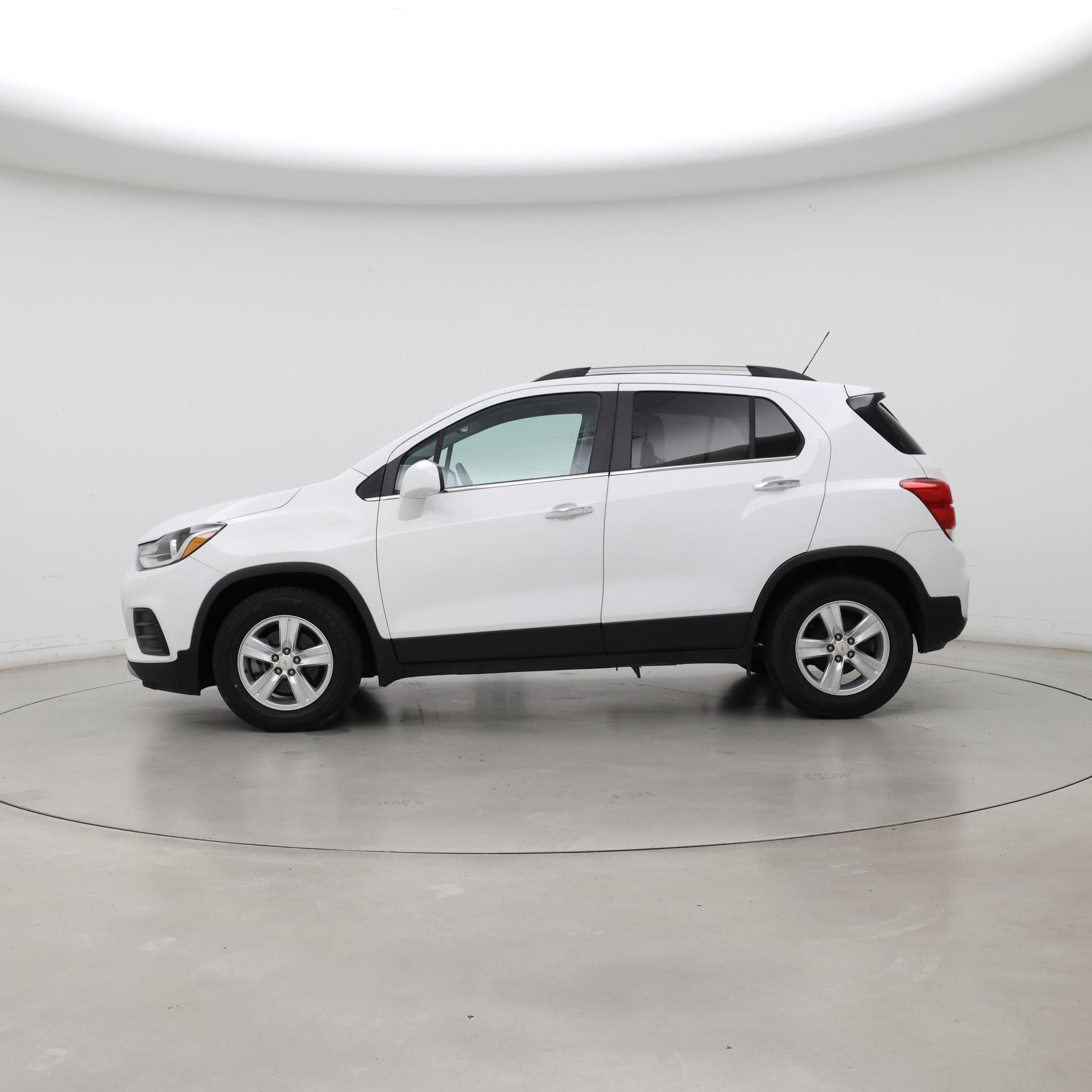 Thumbnail: 2018 Chevrolet Trax - 3