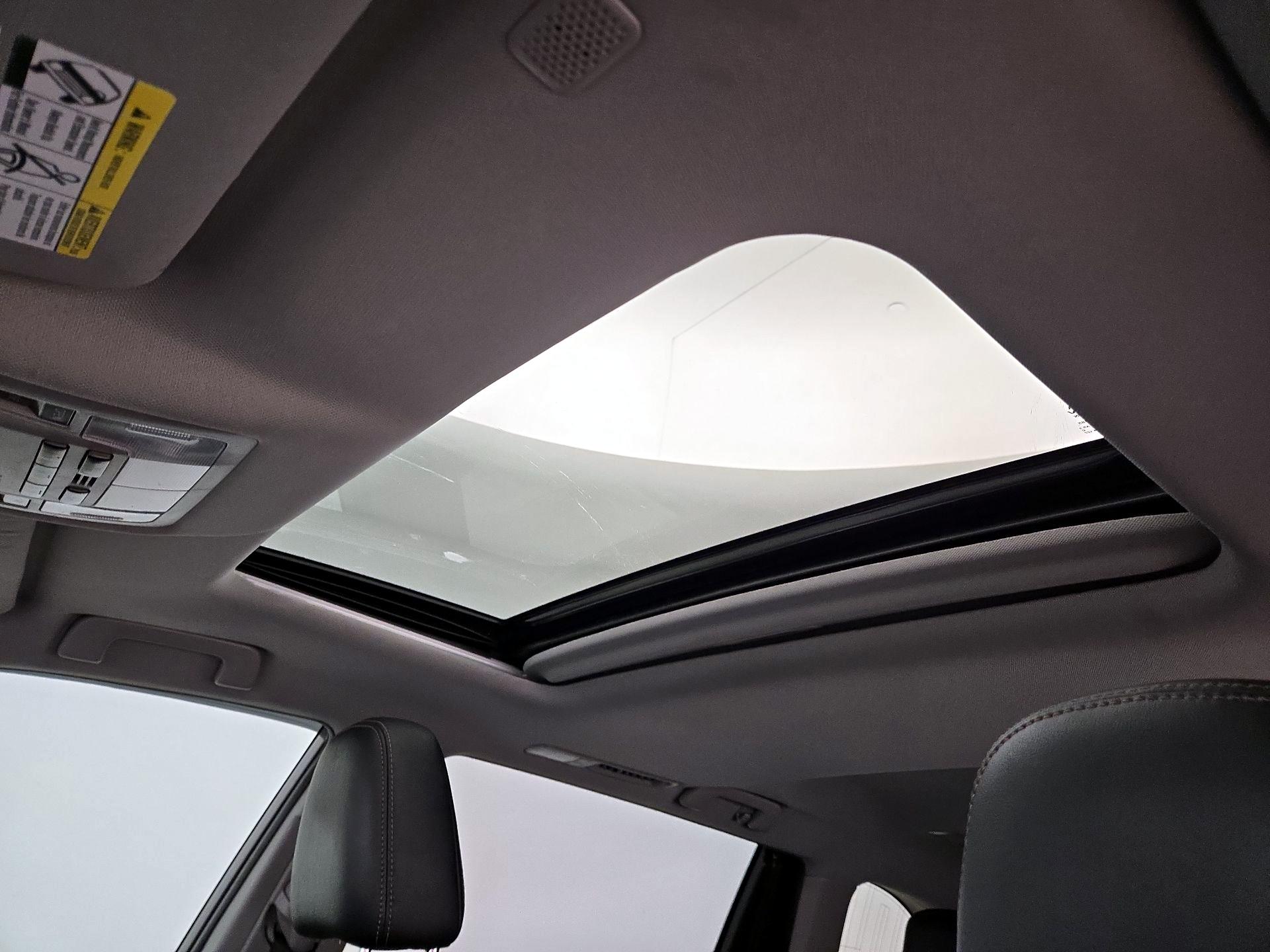 Thumbnail: 2019 Toyota Highlander - 19