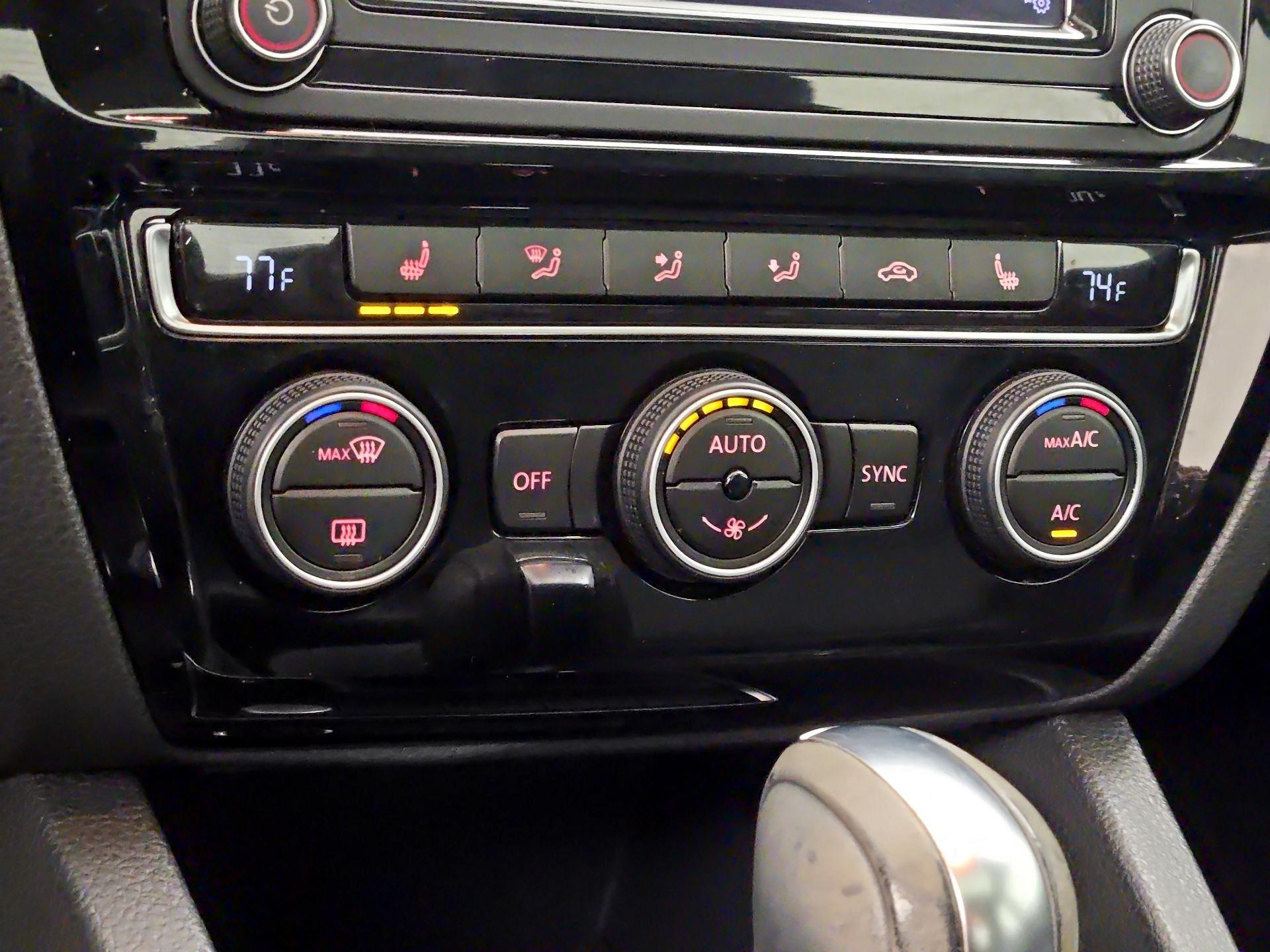 Thumbnail: 2017 Volkswagen Jetta - 16