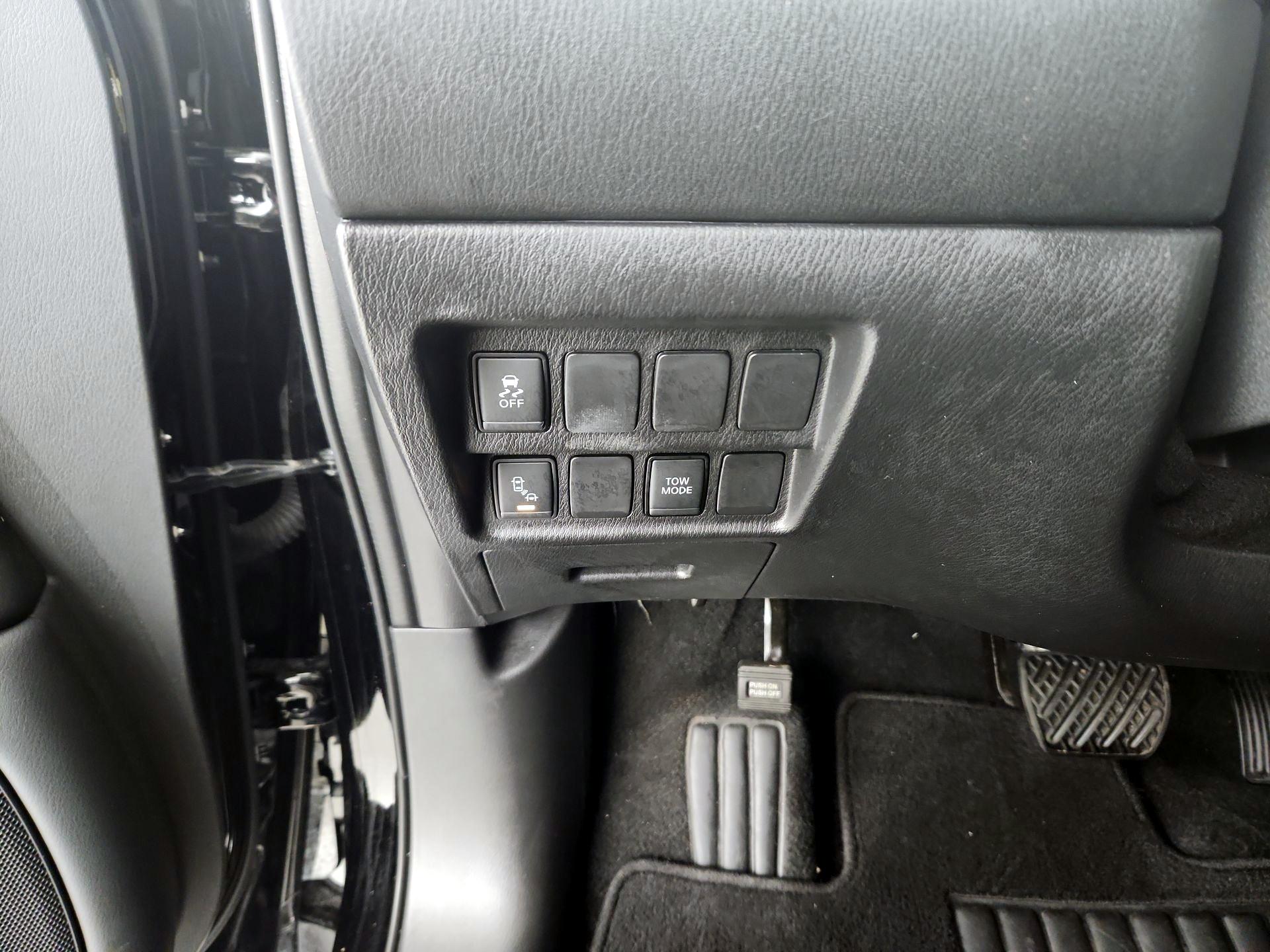 Thumbnail: 2020 Nissan Pathfinder - 13