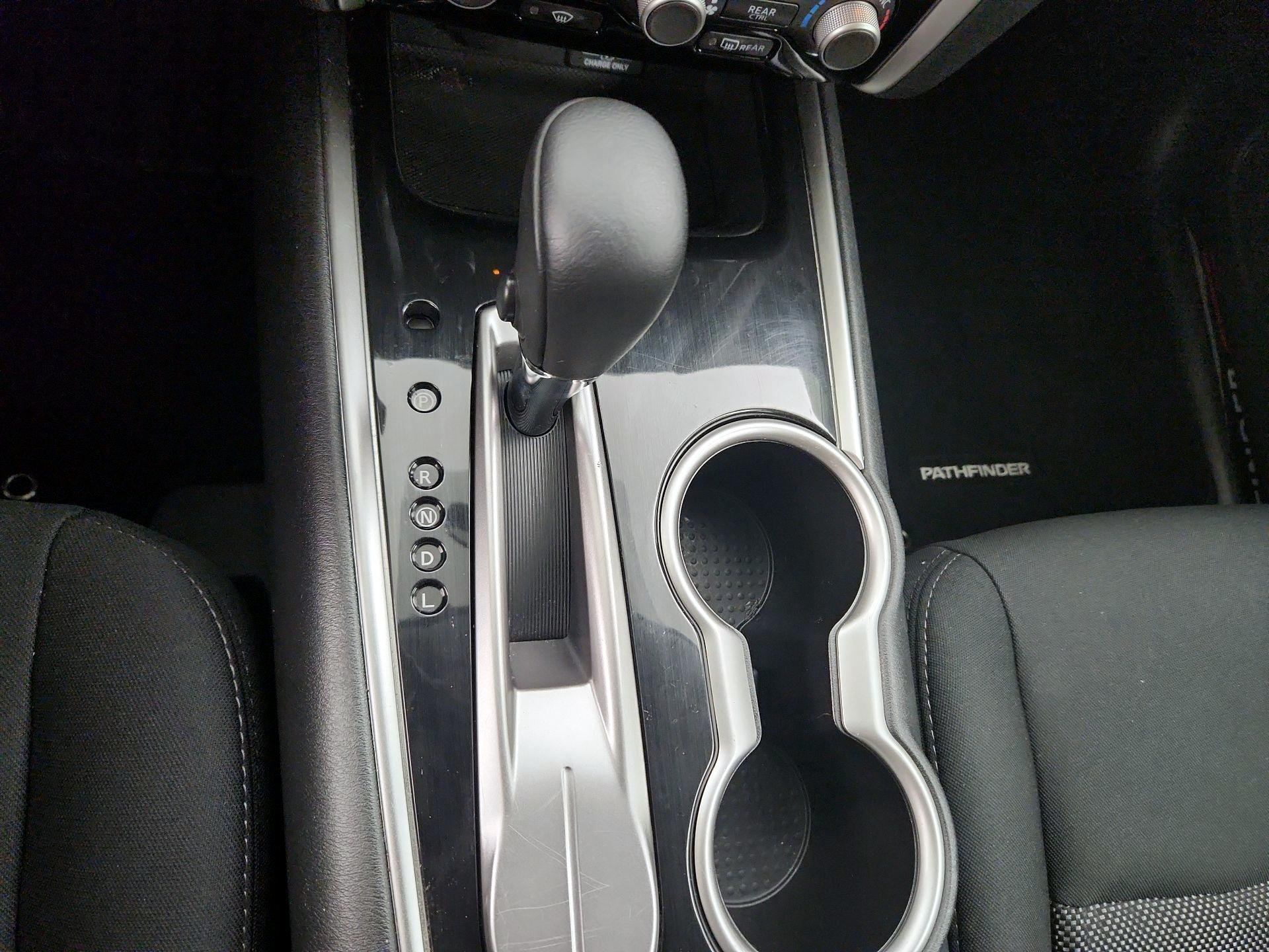 Thumbnail: 2020 Nissan Pathfinder - 17