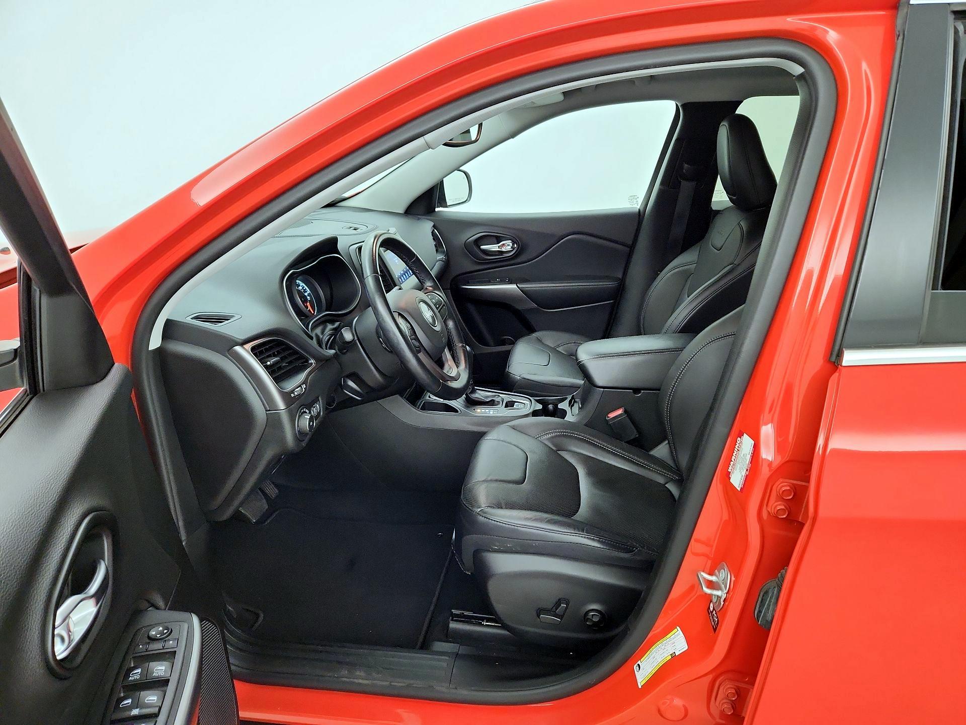 Thumbnail: 2021 Jeep Cherokee - 11