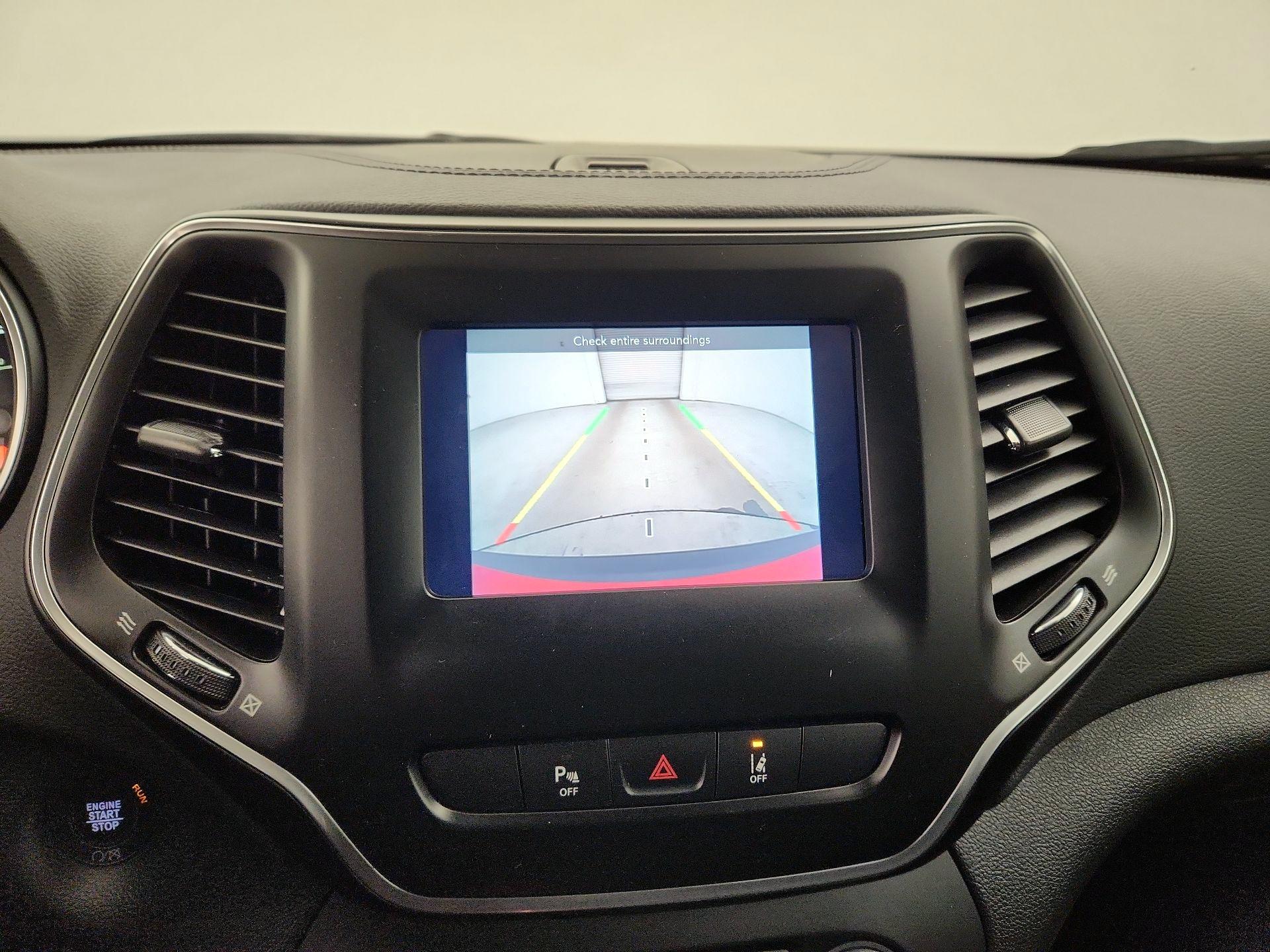 Thumbnail: 2021 Jeep Cherokee - 14