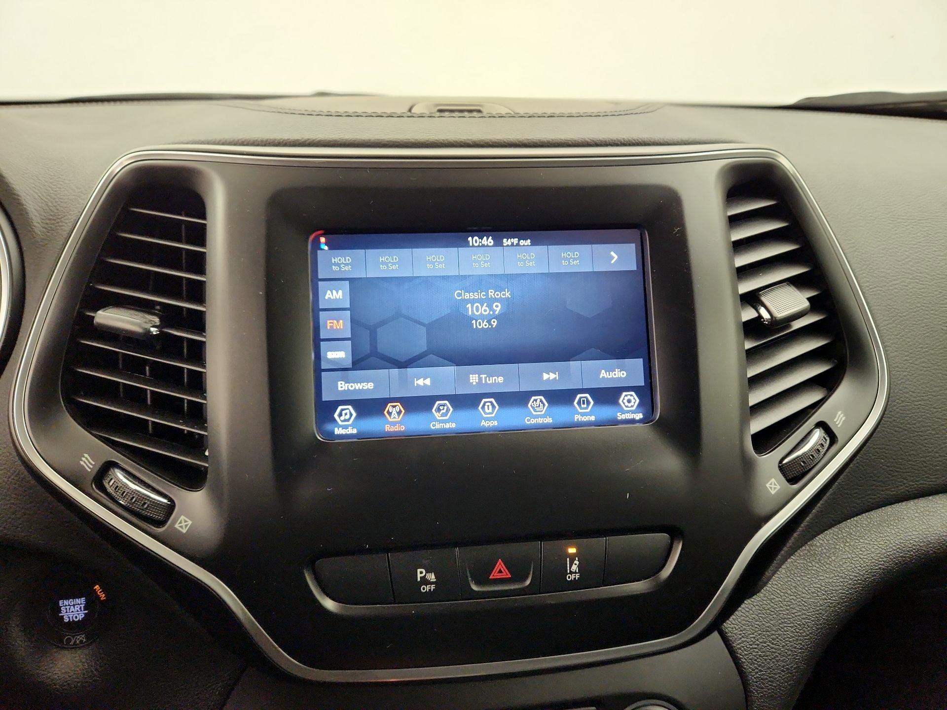 Thumbnail: 2021 Jeep Cherokee - 15