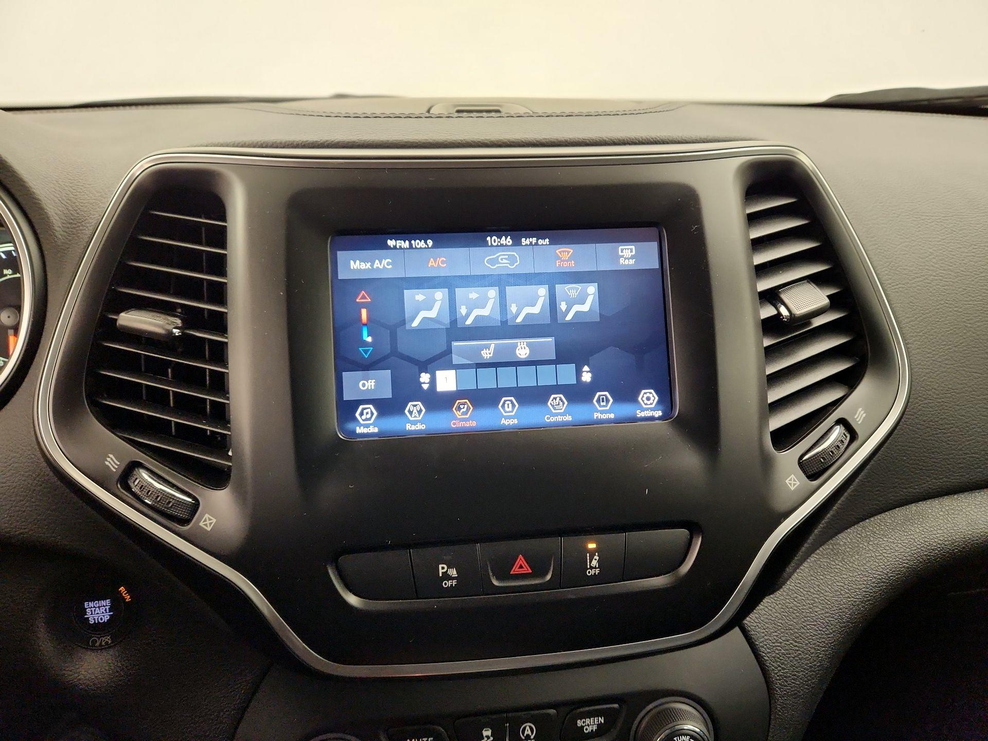 Thumbnail: 2021 Jeep Cherokee - 16