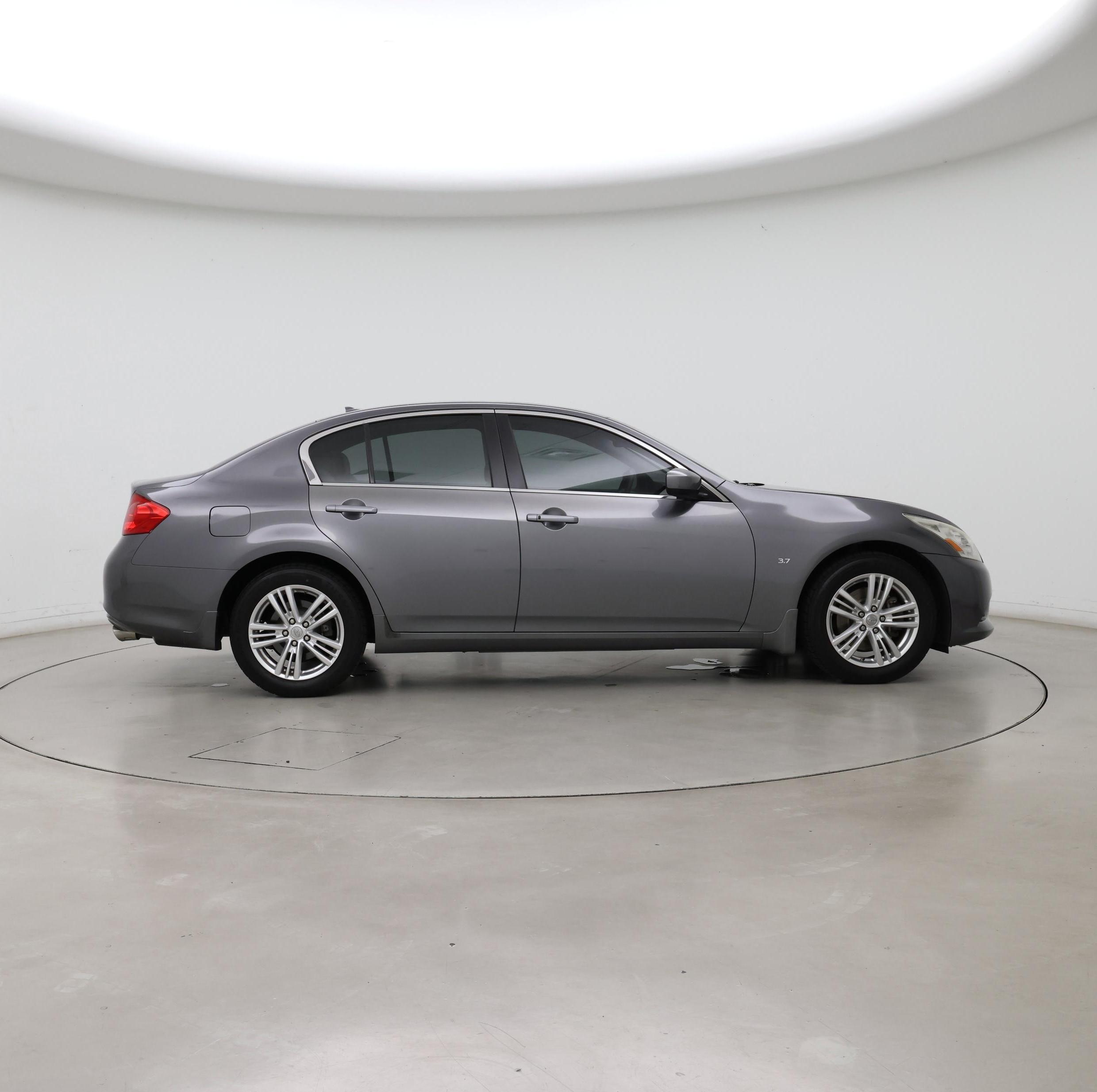 Thumbnail: 2015 INFINITI  - 7