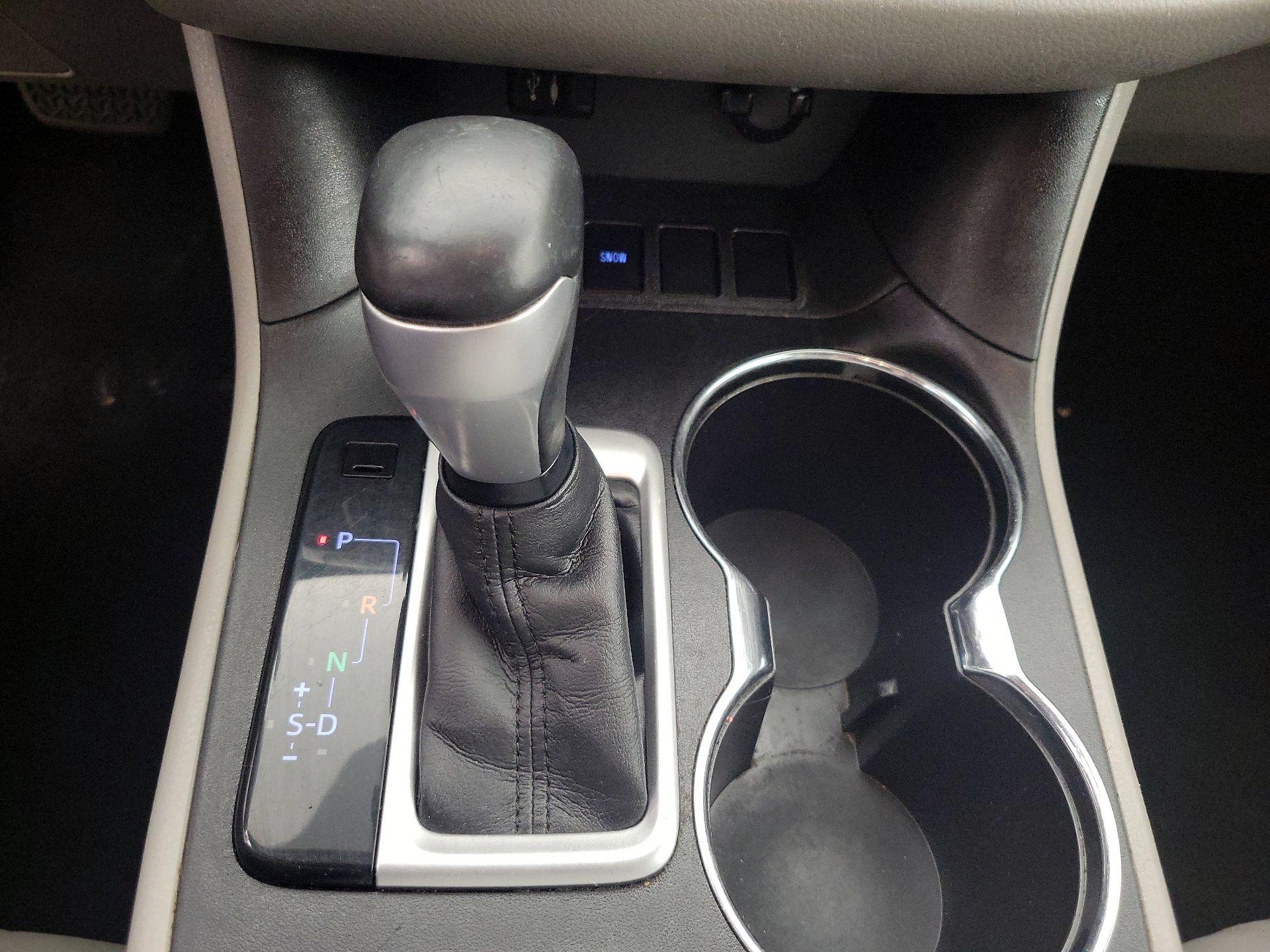 Thumbnail: 2015 Toyota Highlander - 18