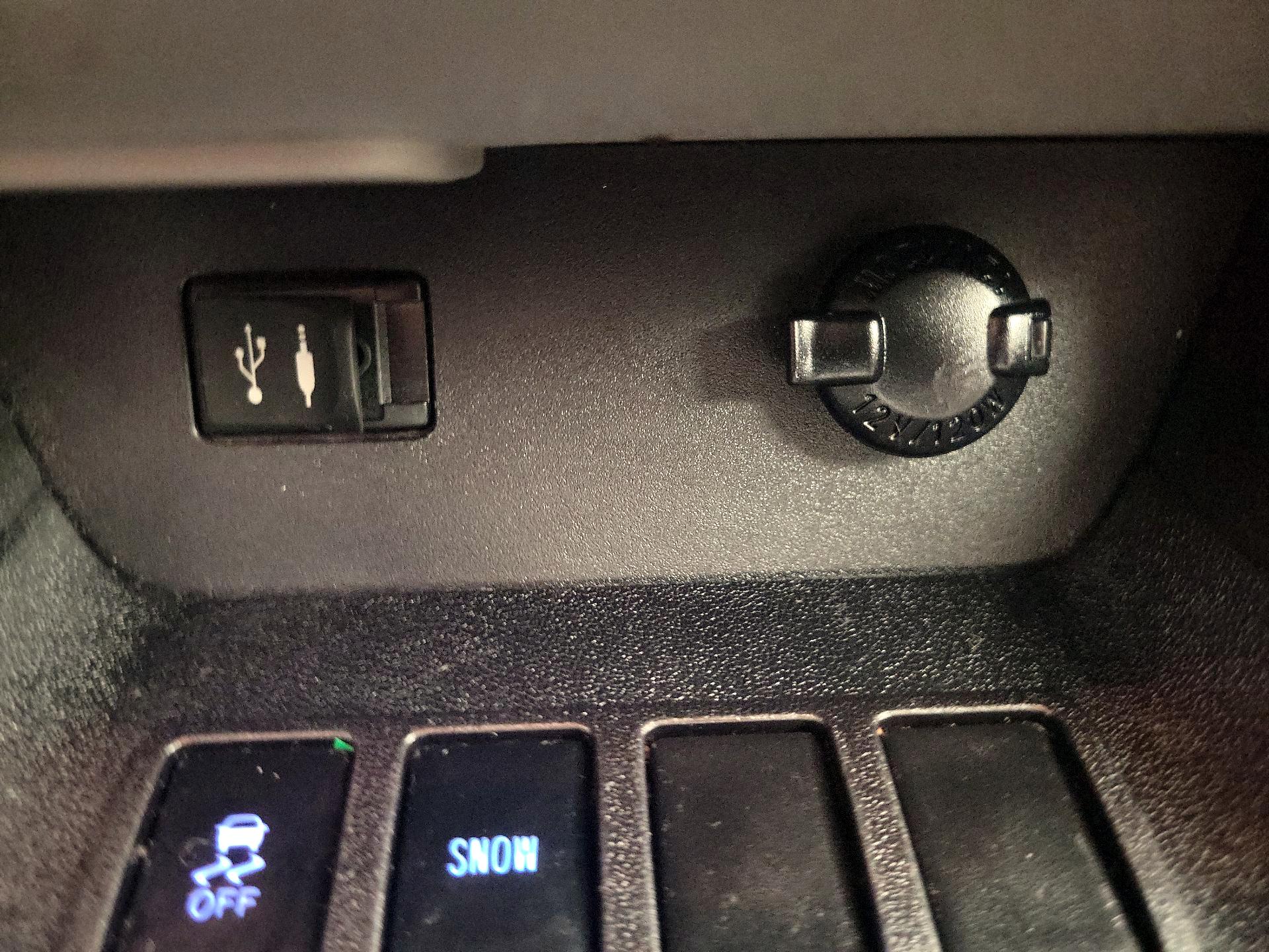 Thumbnail: 2015 Toyota Highlander - 19