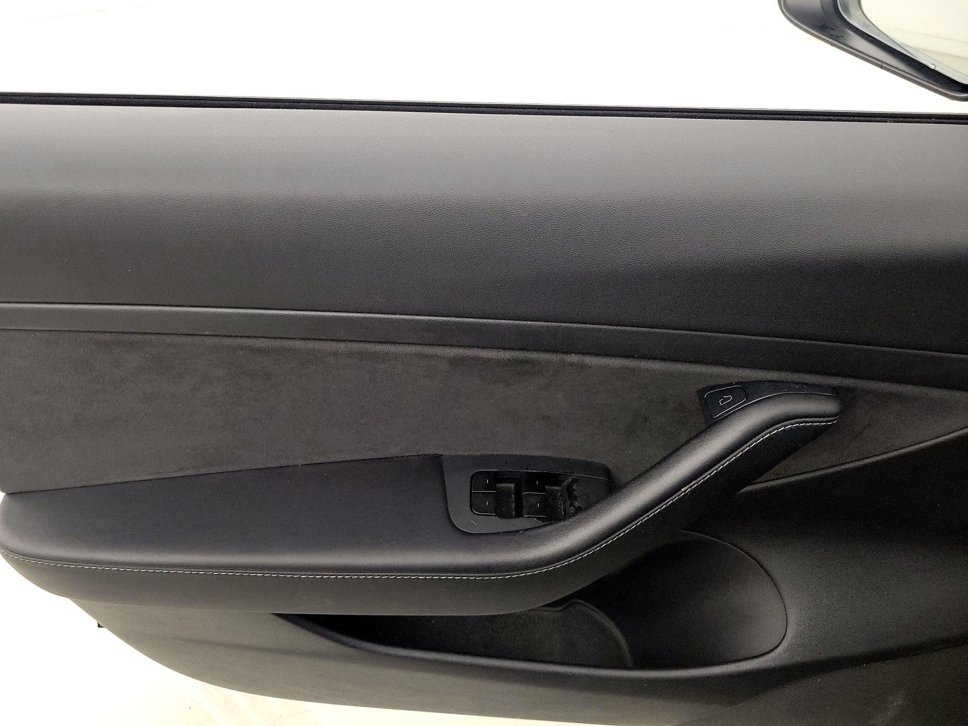 Thumbnail: 2021 Tesla Model 3 - 12