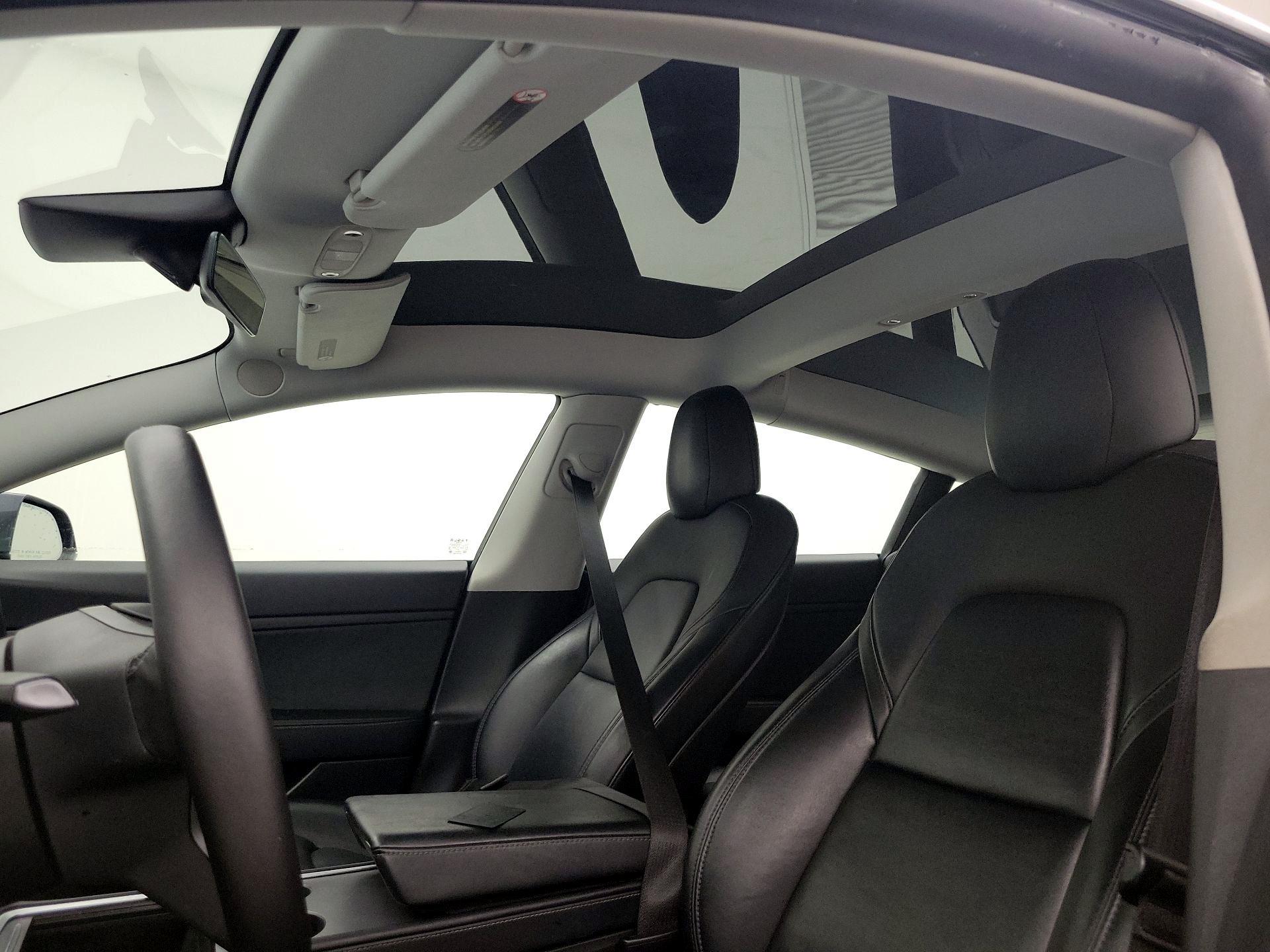 Thumbnail: 2021 Tesla Model 3 - 19