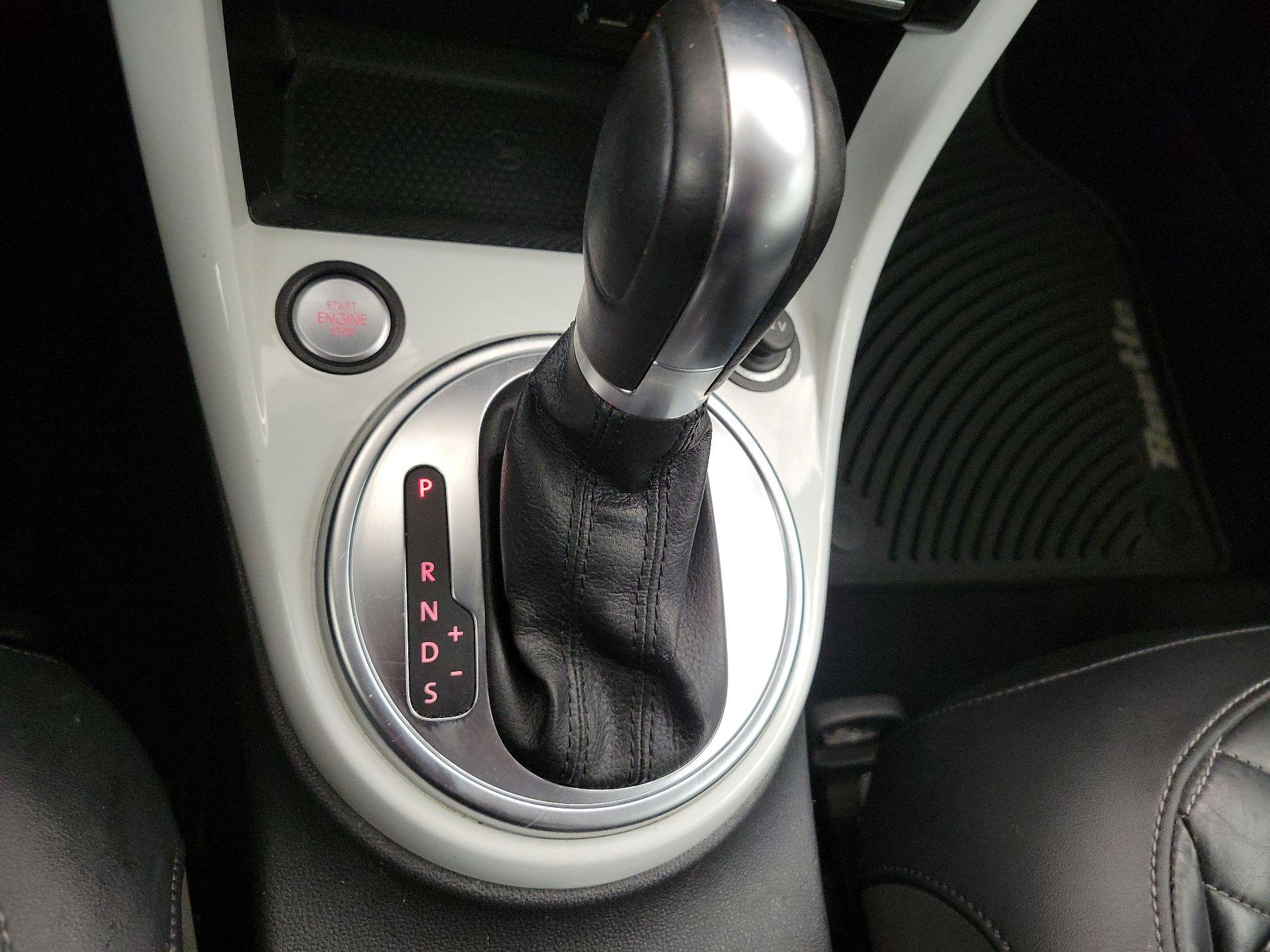 Thumbnail: 2019 Volkswagen Beetle - 18