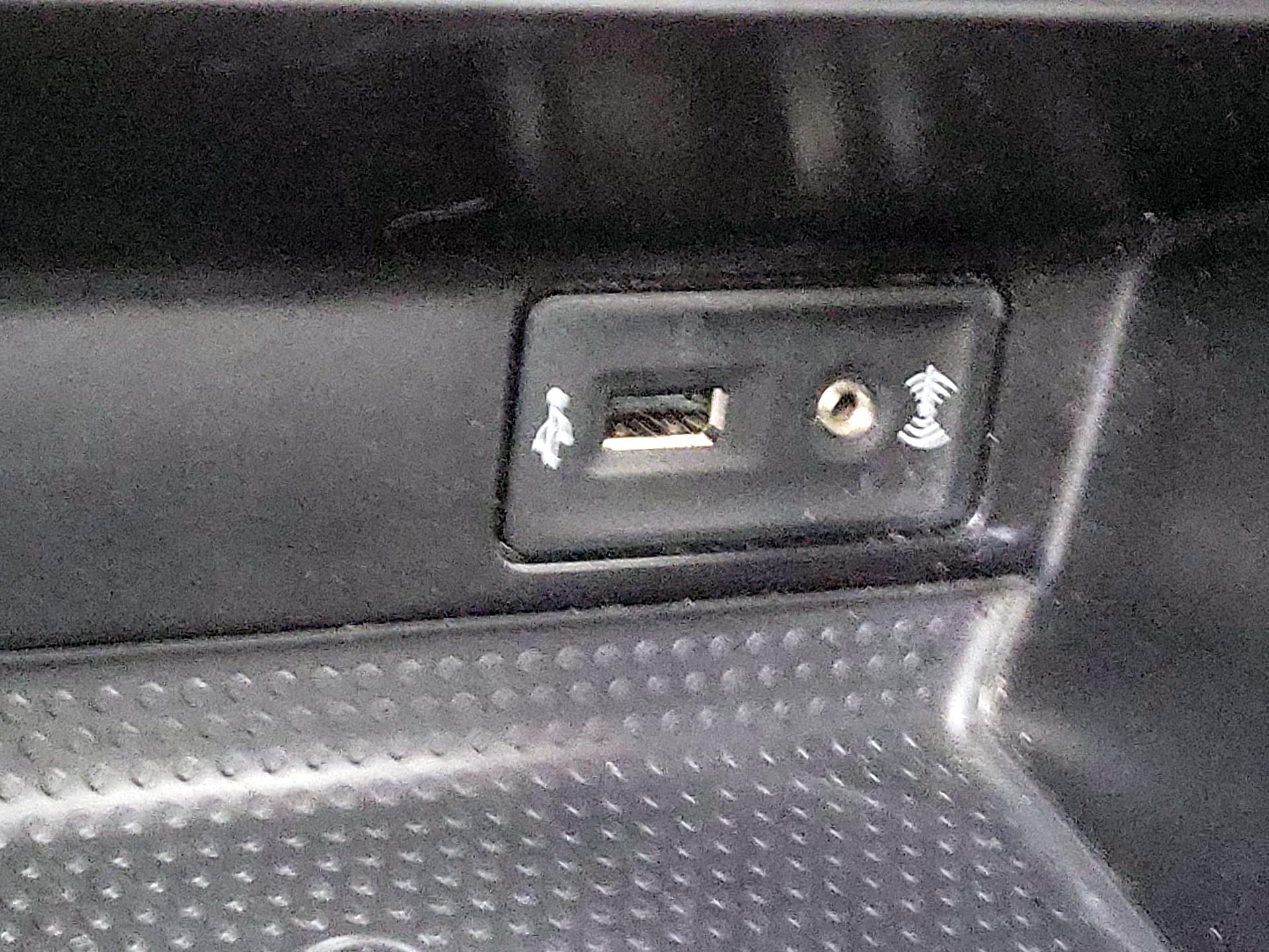 Thumbnail: 2019 Volkswagen Beetle - 19