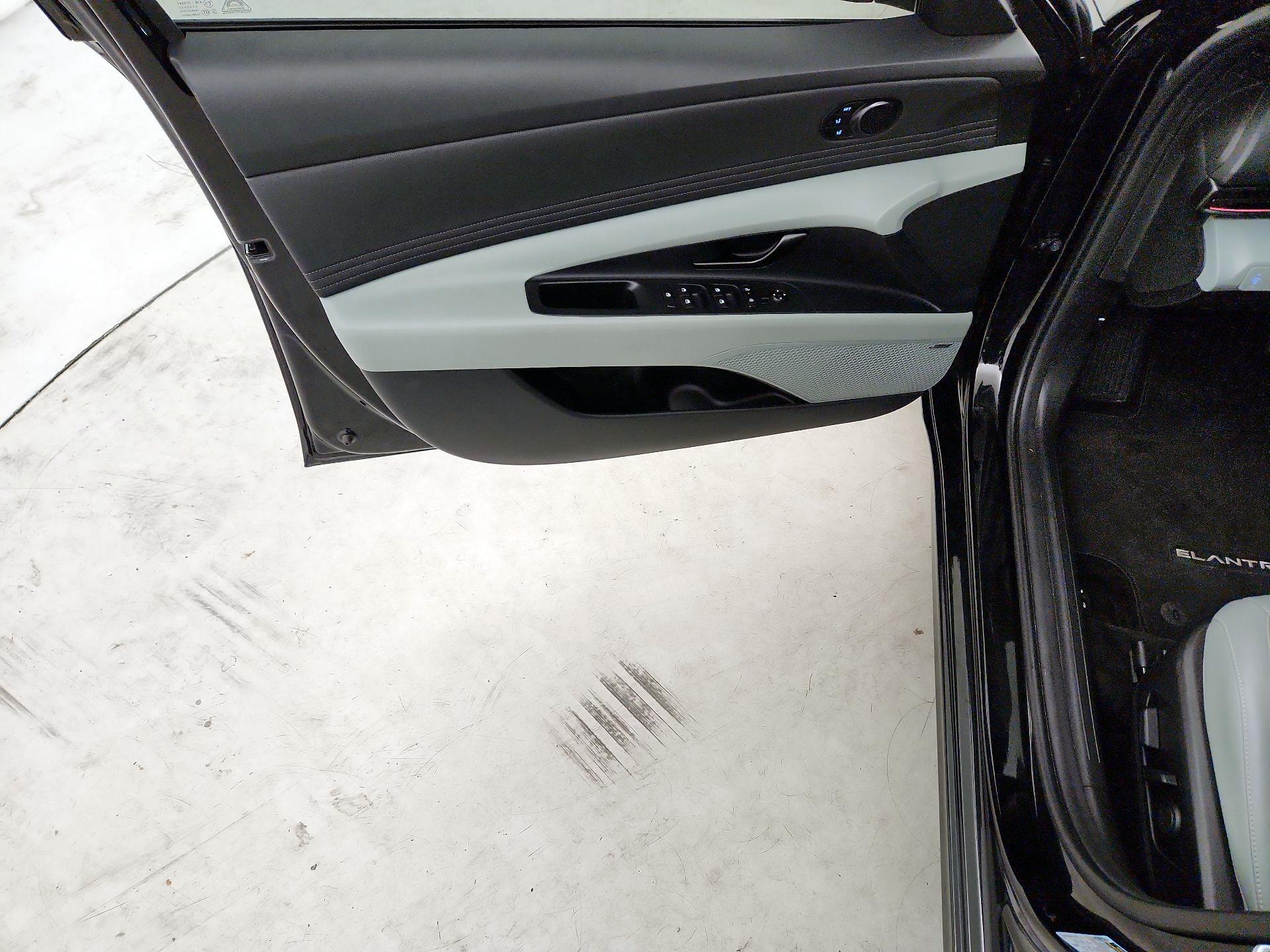 Thumbnail: 2025 Hyundai Elantra - 10