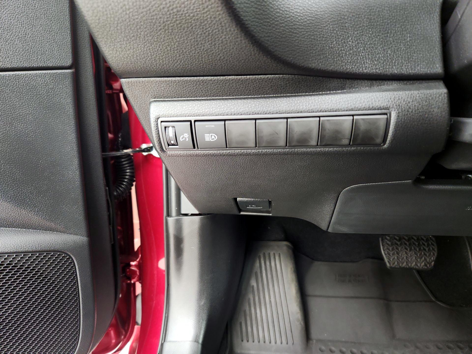 Thumbnail: 2025 Toyota Corolla - 11