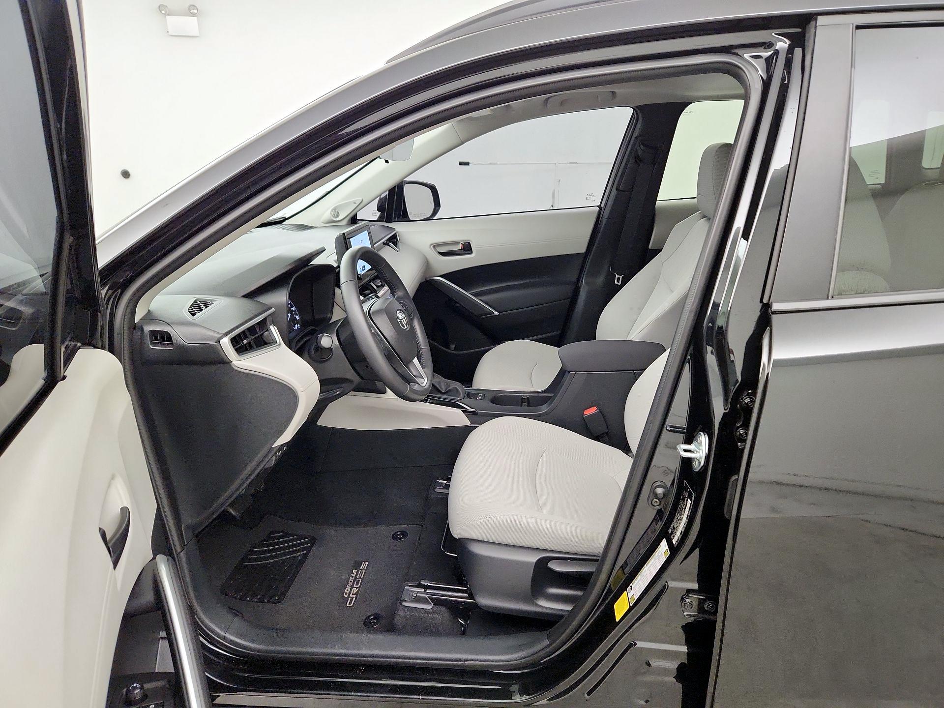 Thumbnail: 2024 Toyota Corolla Cross - 9