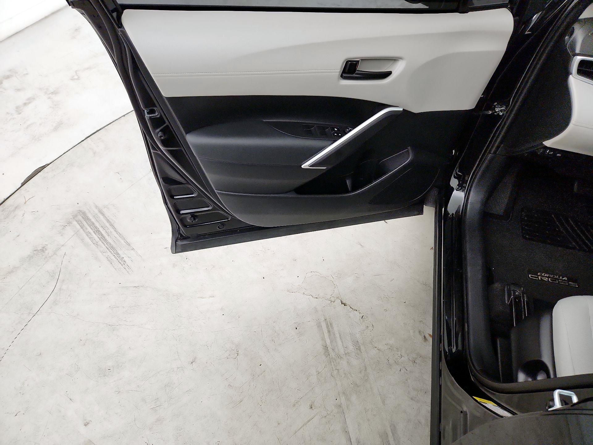 Thumbnail: 2024 Toyota Corolla Cross - 10