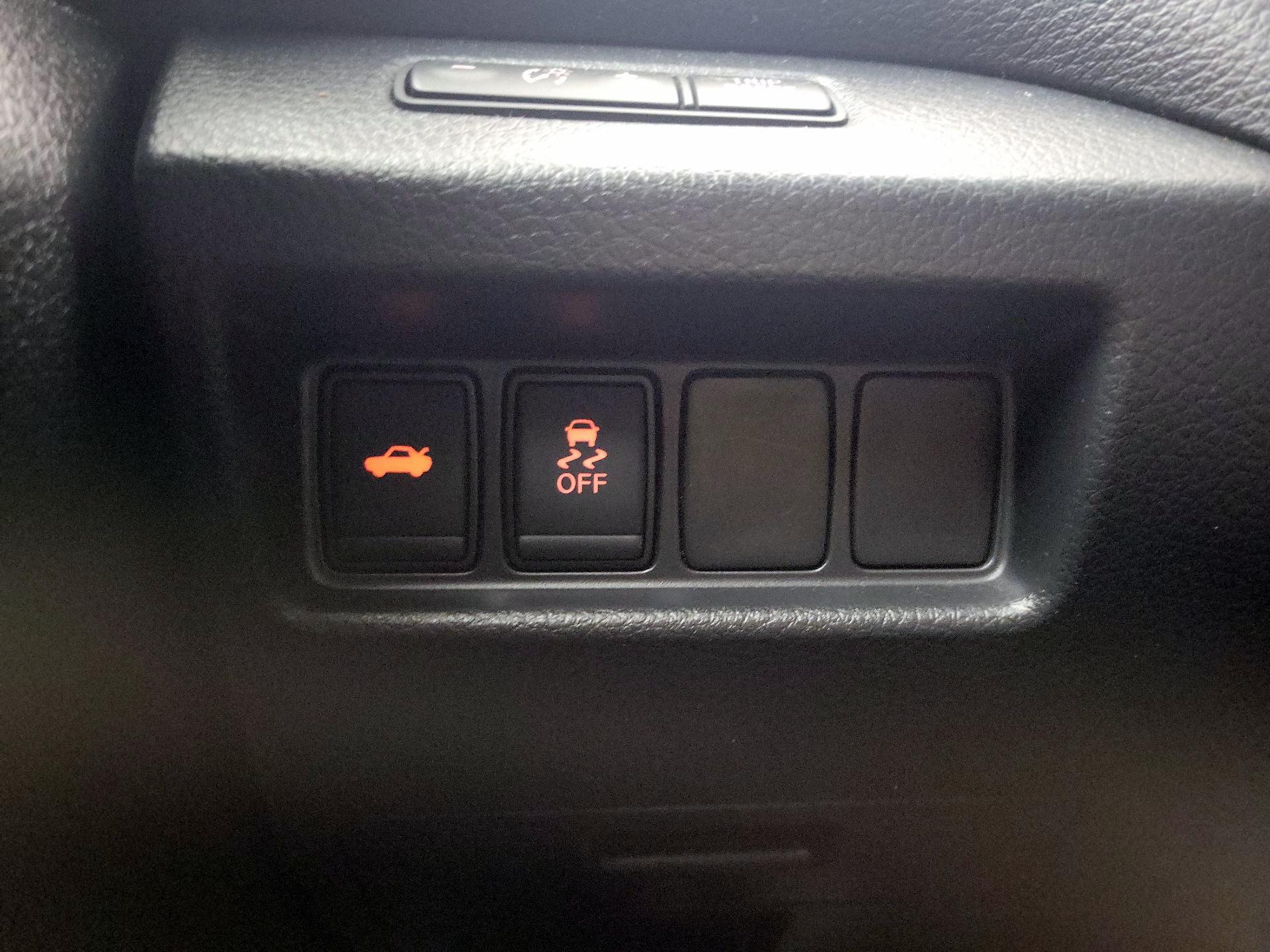 Thumbnail: 2017 Nissan Altima - 13