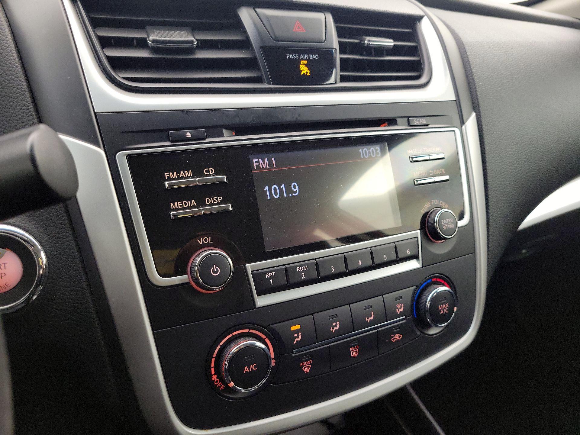 Thumbnail: 2017 Nissan Altima - 15