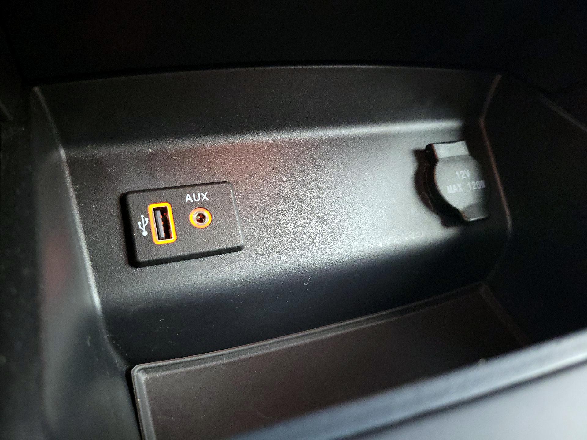 Thumbnail: 2017 Nissan Altima - 18