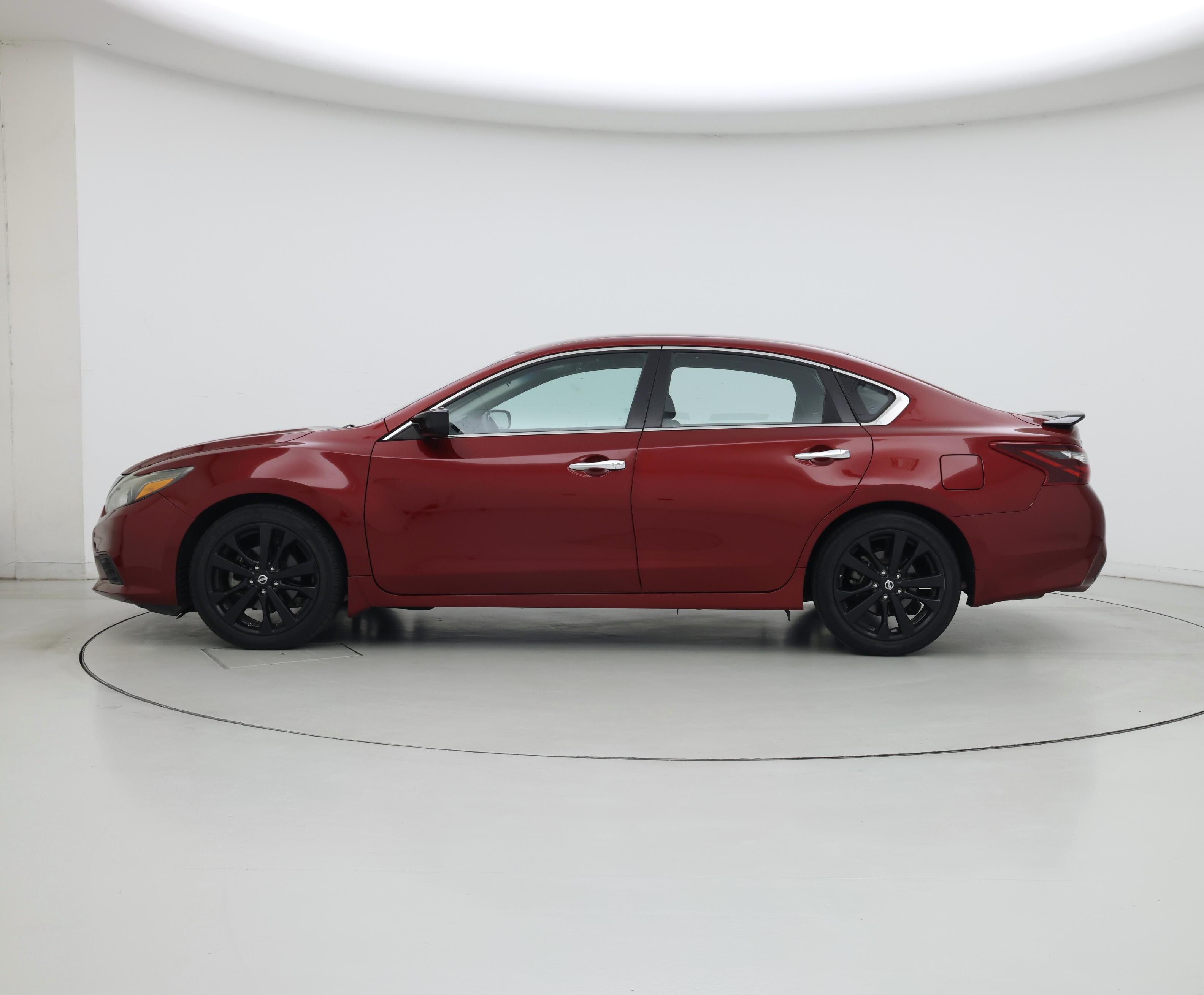 Thumbnail: 2017 Nissan Altima - 3