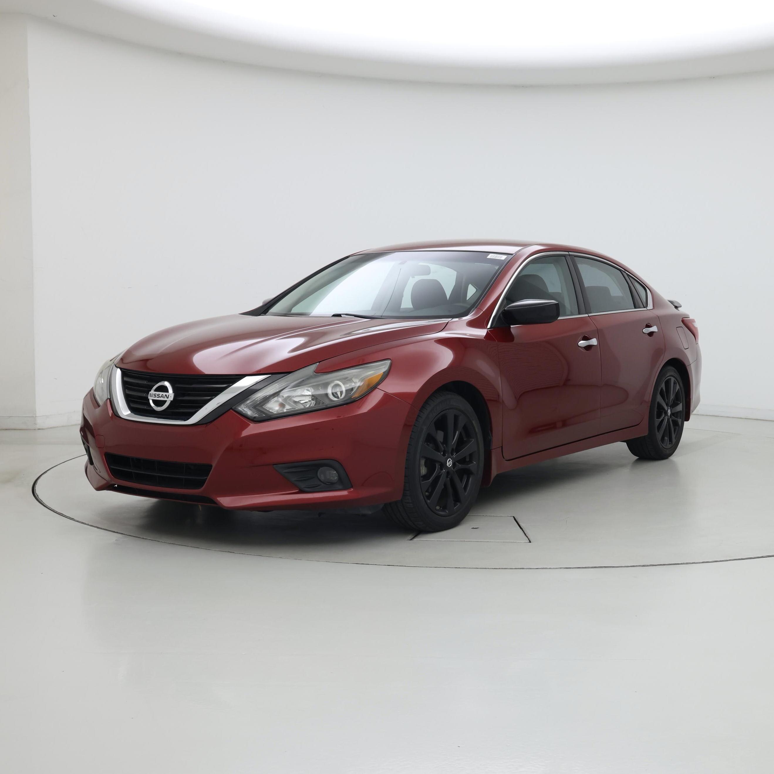 Thumbnail: 2017 Nissan Altima - 4