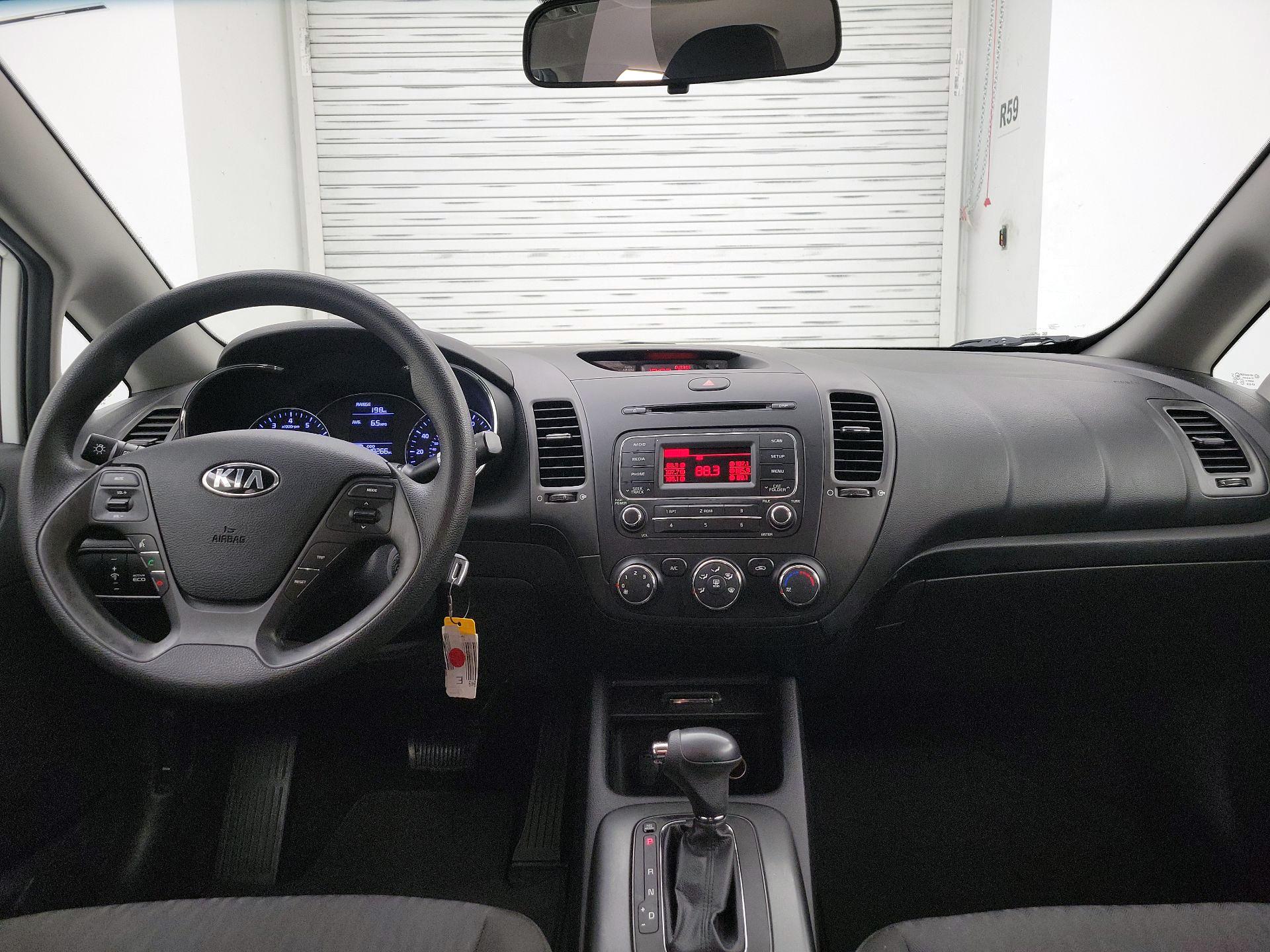 Thumbnail: 2016 Kia Forte - 9