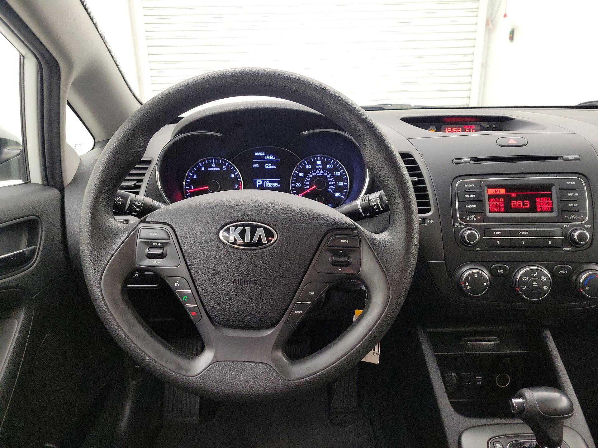 Thumbnail: 2016 Kia Forte - 10