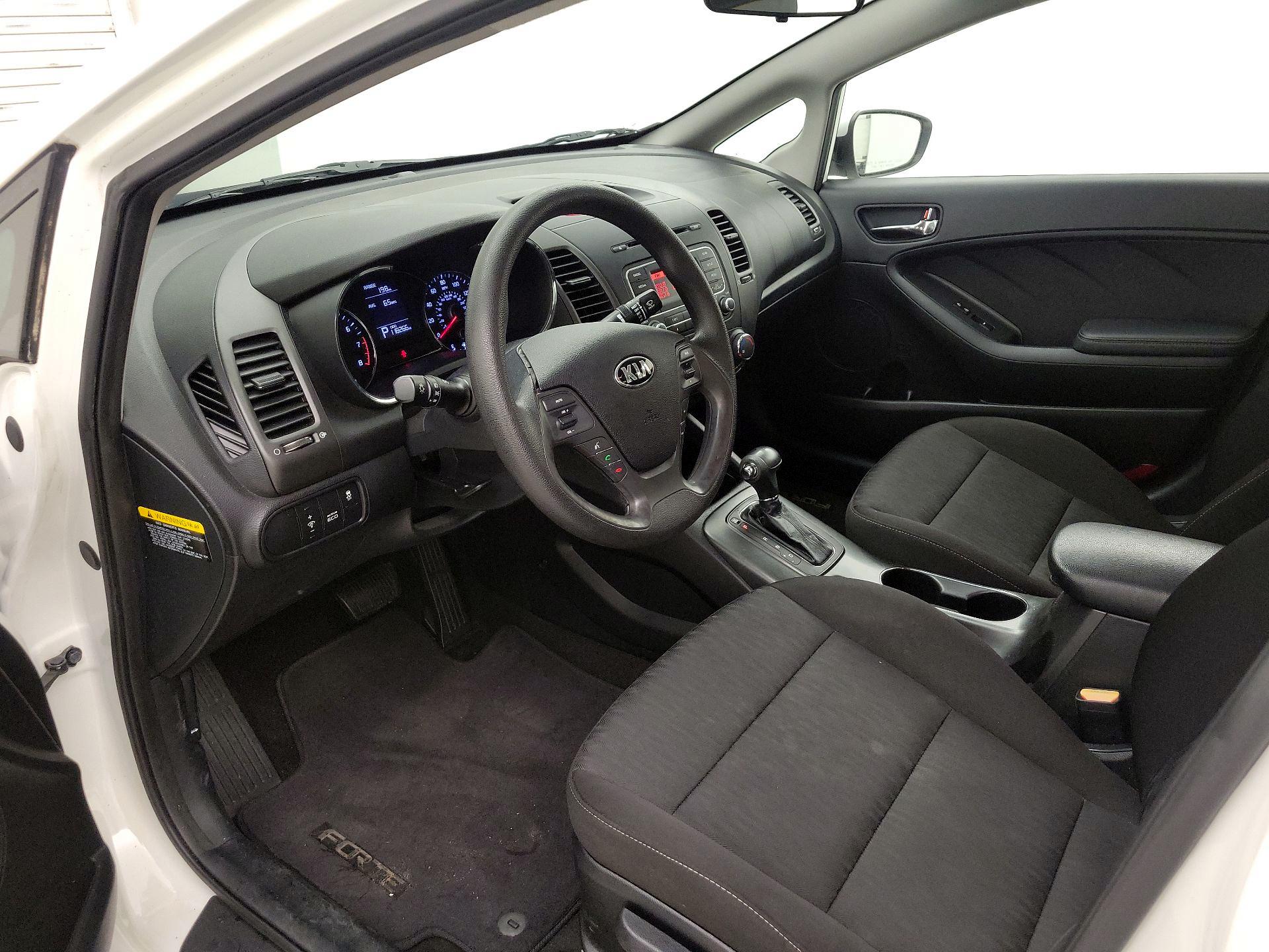Thumbnail: 2016 Kia Forte - 11