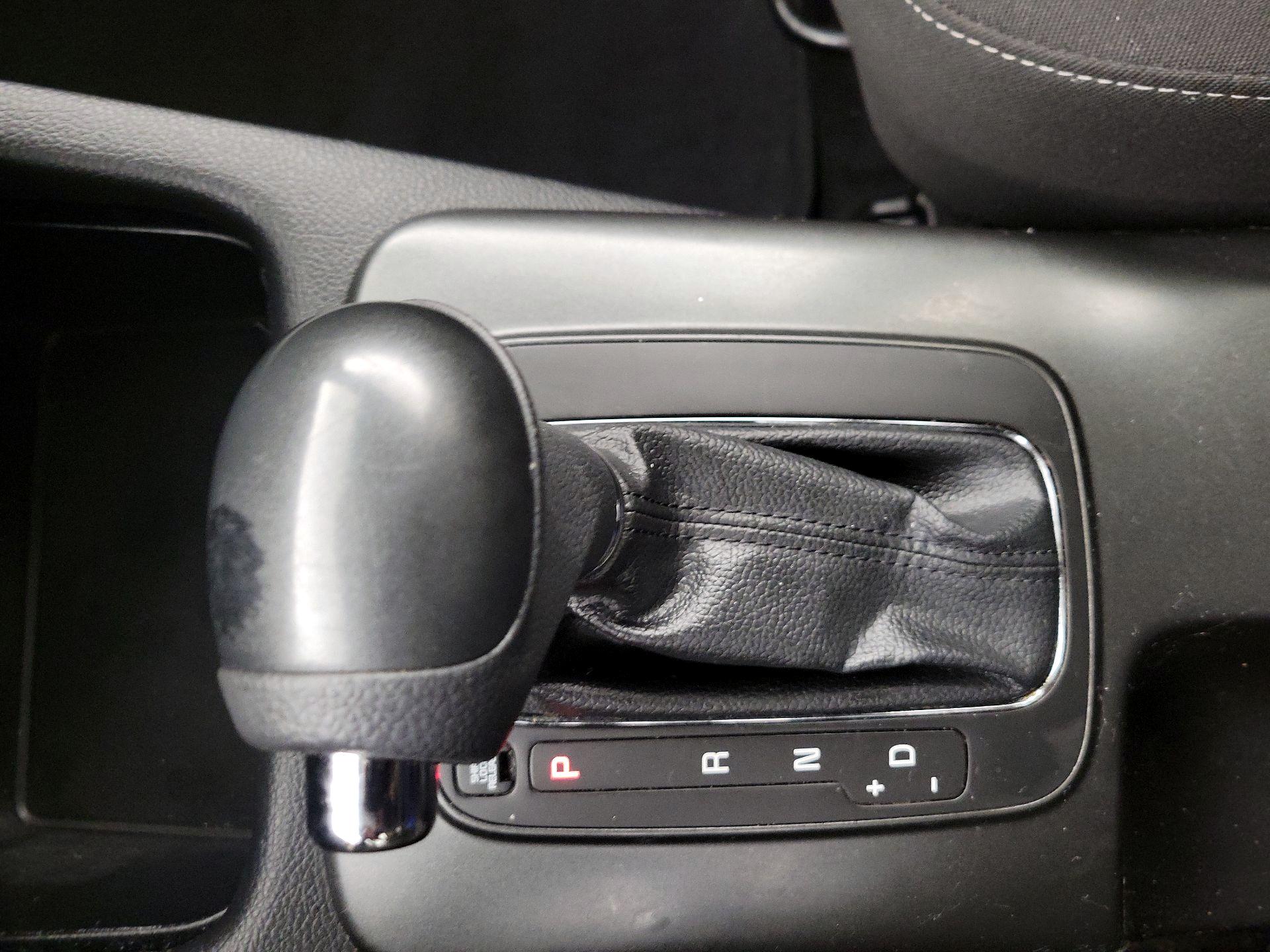 Thumbnail: 2016 Kia Forte - 16