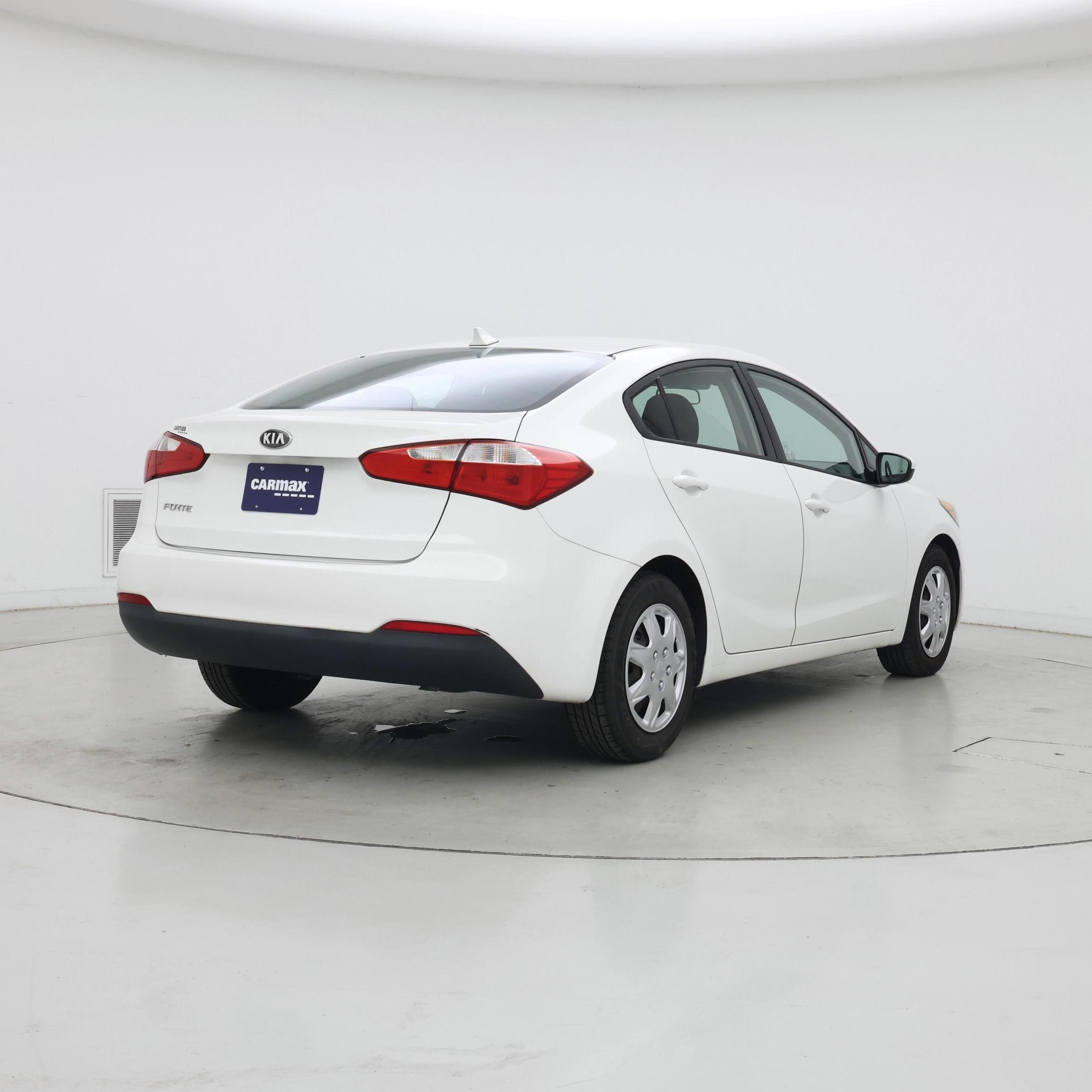 Thumbnail: 2016 Kia Forte - 8