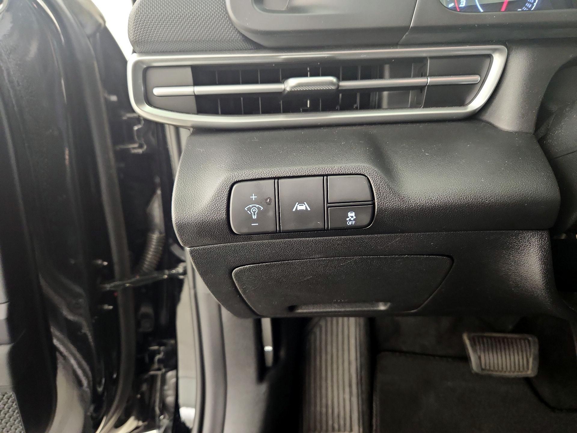 Thumbnail: 2023 Hyundai Elantra - 13