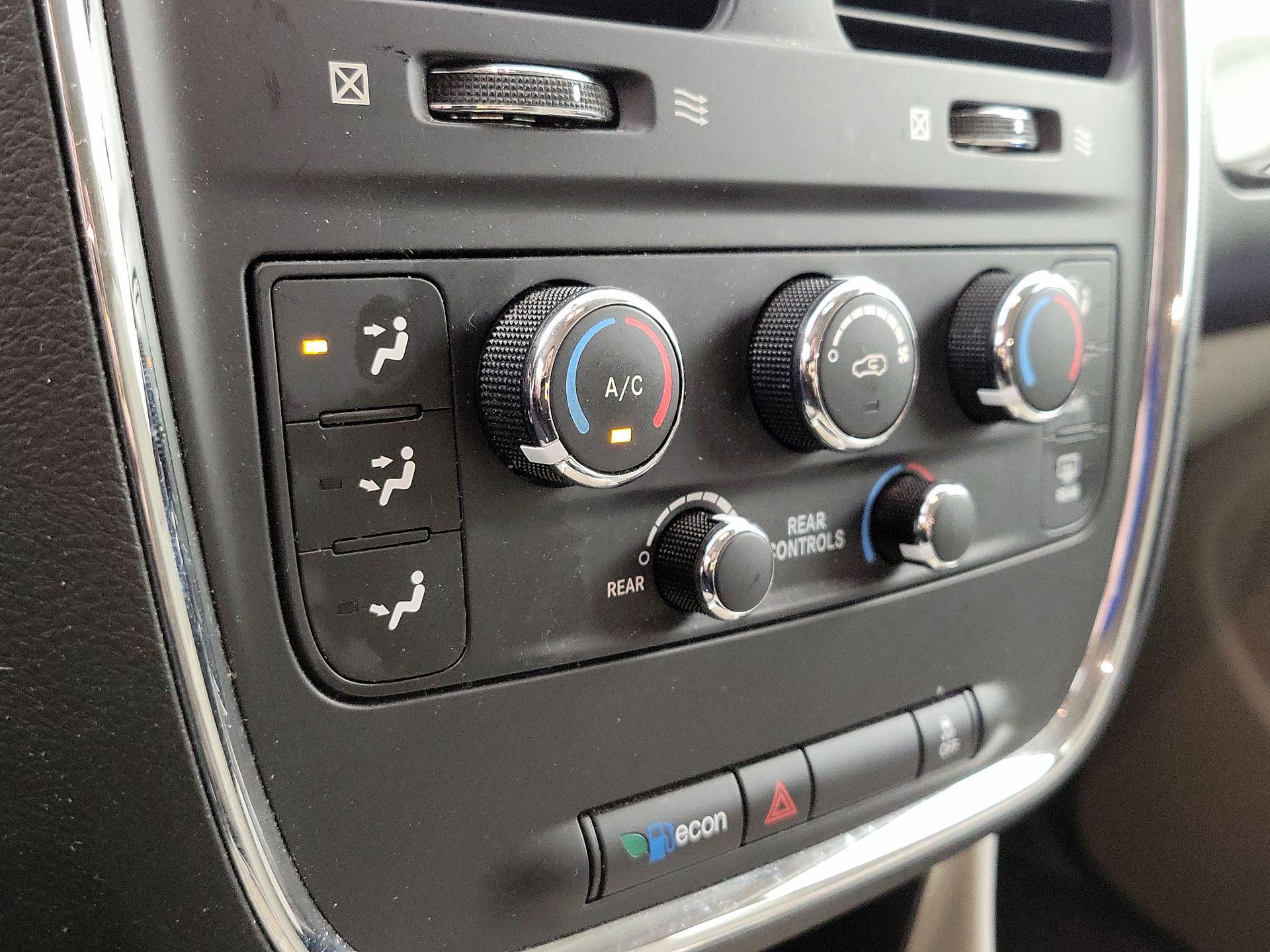 Thumbnail: 2016 Dodge Grand Caravan - 15