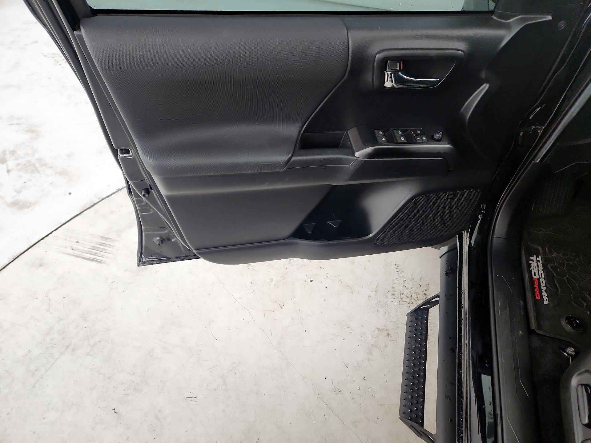 Thumbnail: 2021 Toyota Tacoma - 12