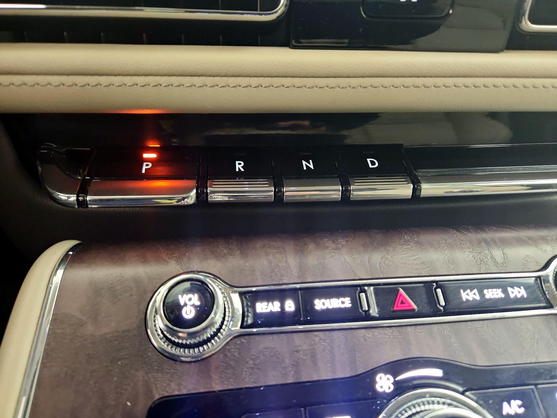 Thumbnail: 2021 Lincoln Aviator - 18