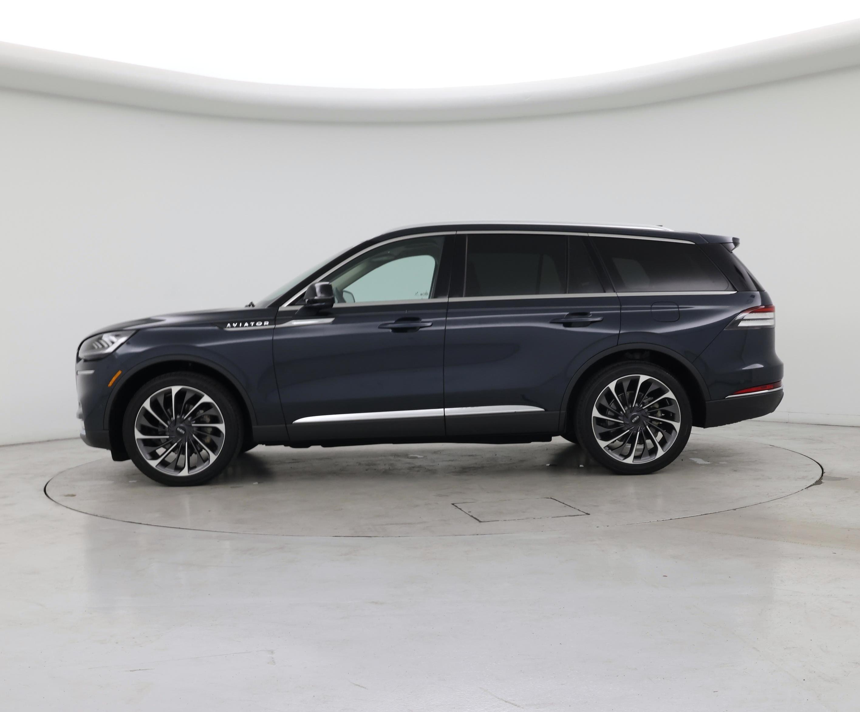 Thumbnail: 2021 Lincoln Aviator - 3