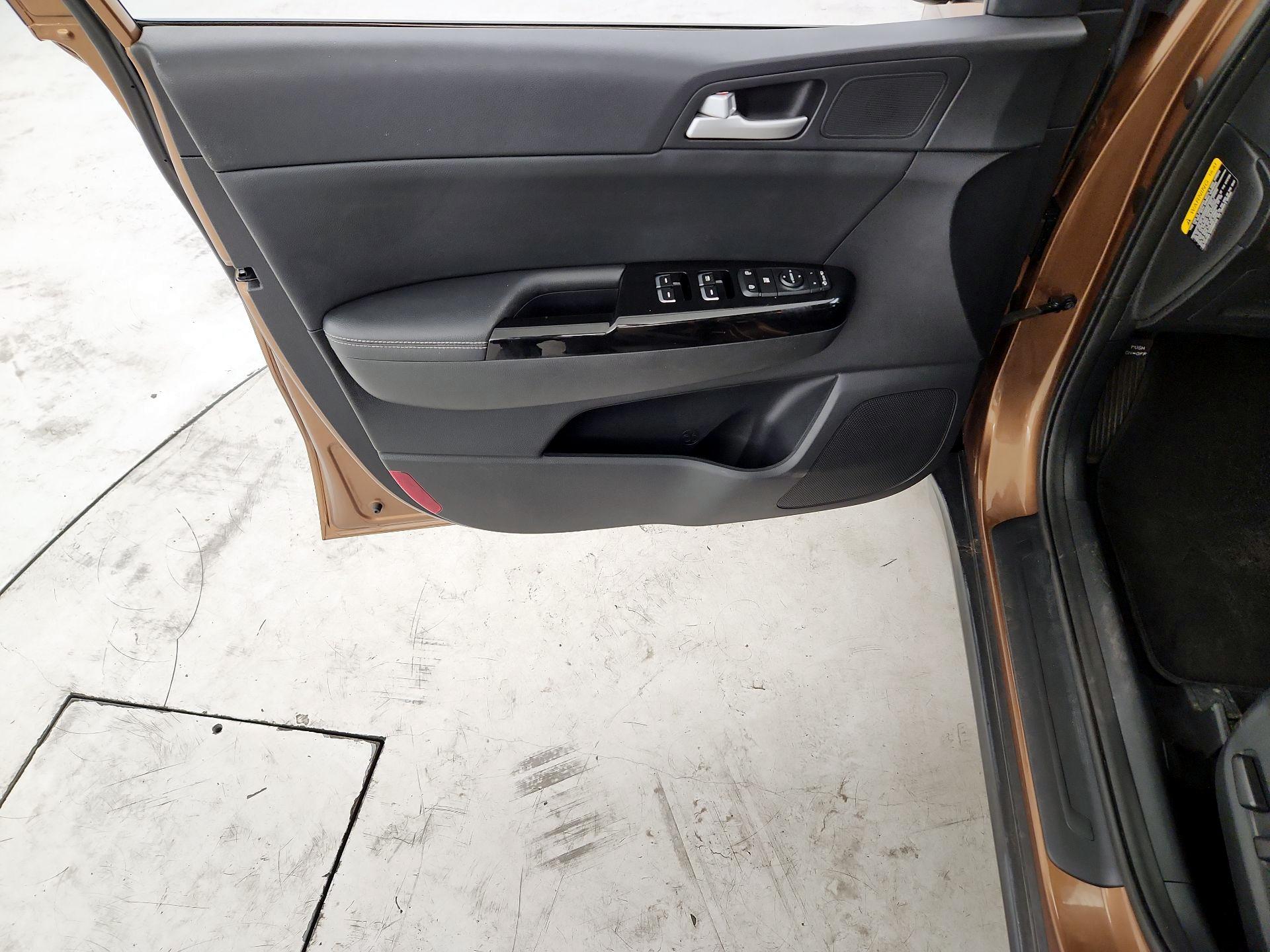 Thumbnail: 2018 Kia Sportage - 12