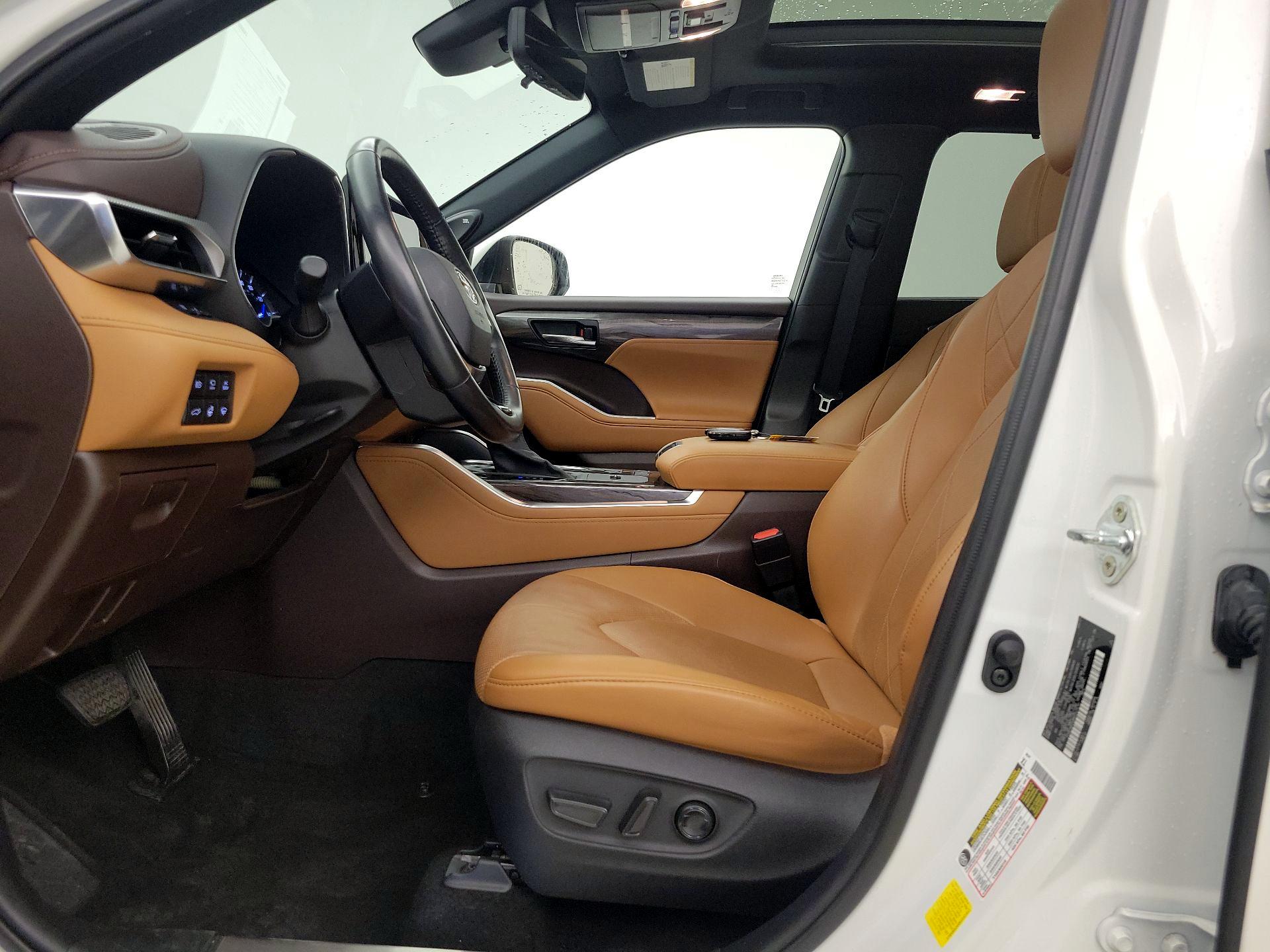 Thumbnail: 2021 Toyota Highlander - 11