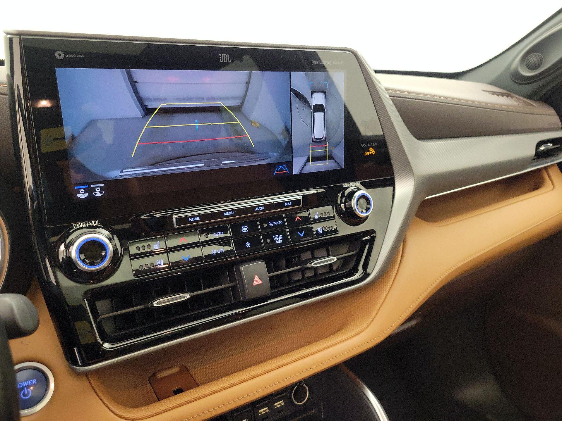 Thumbnail: 2021 Toyota Highlander - 15