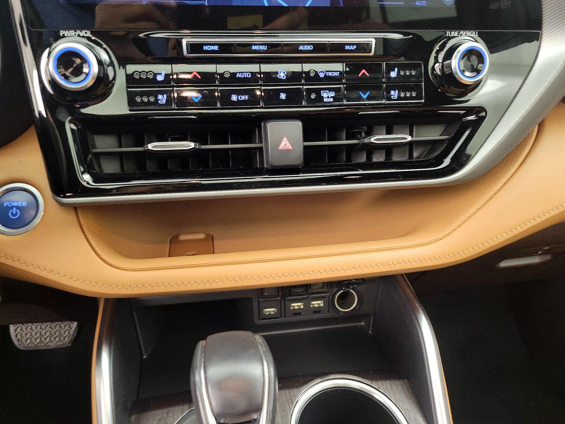 Thumbnail: 2021 Toyota Highlander - 17