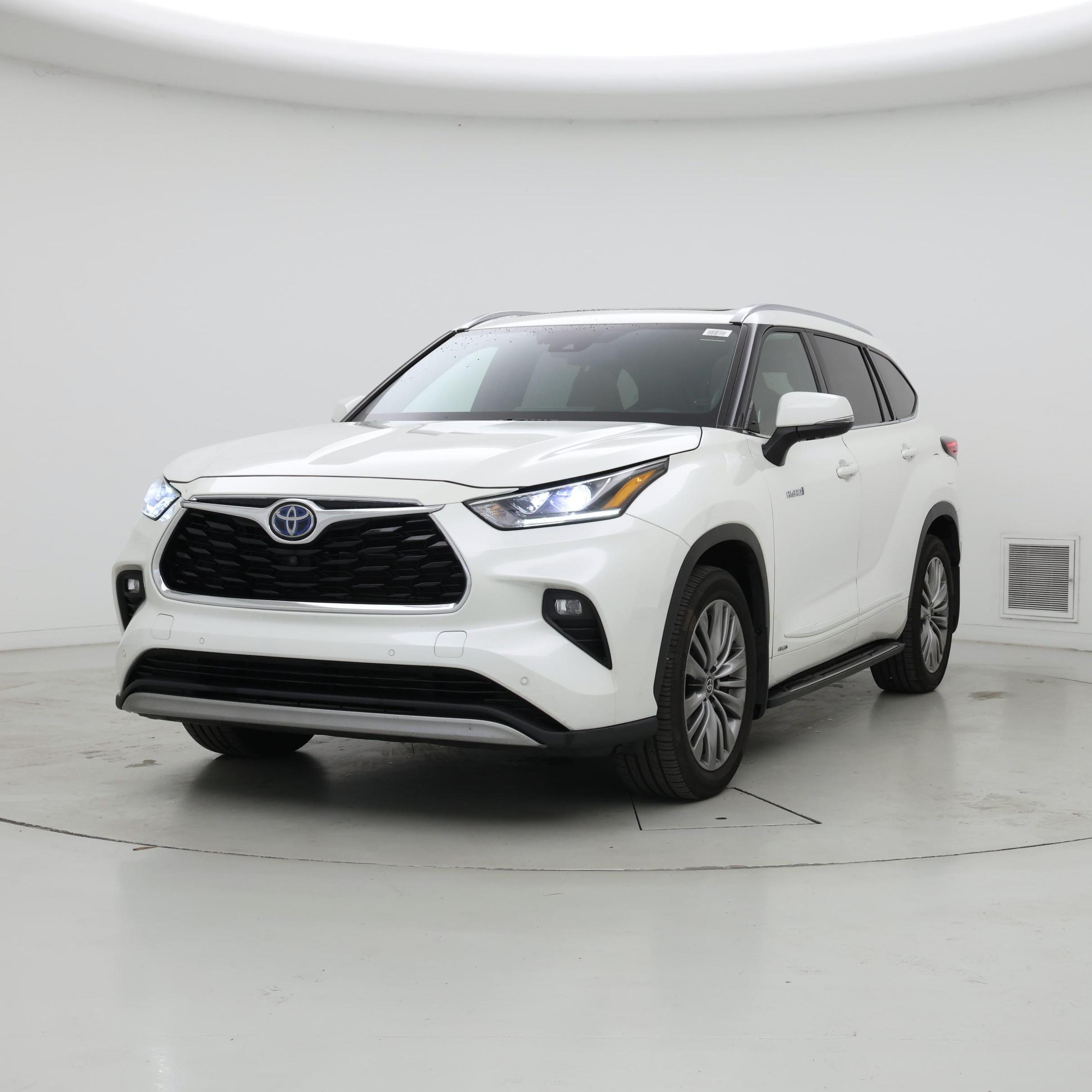 Thumbnail: 2021 Toyota Highlander - 4