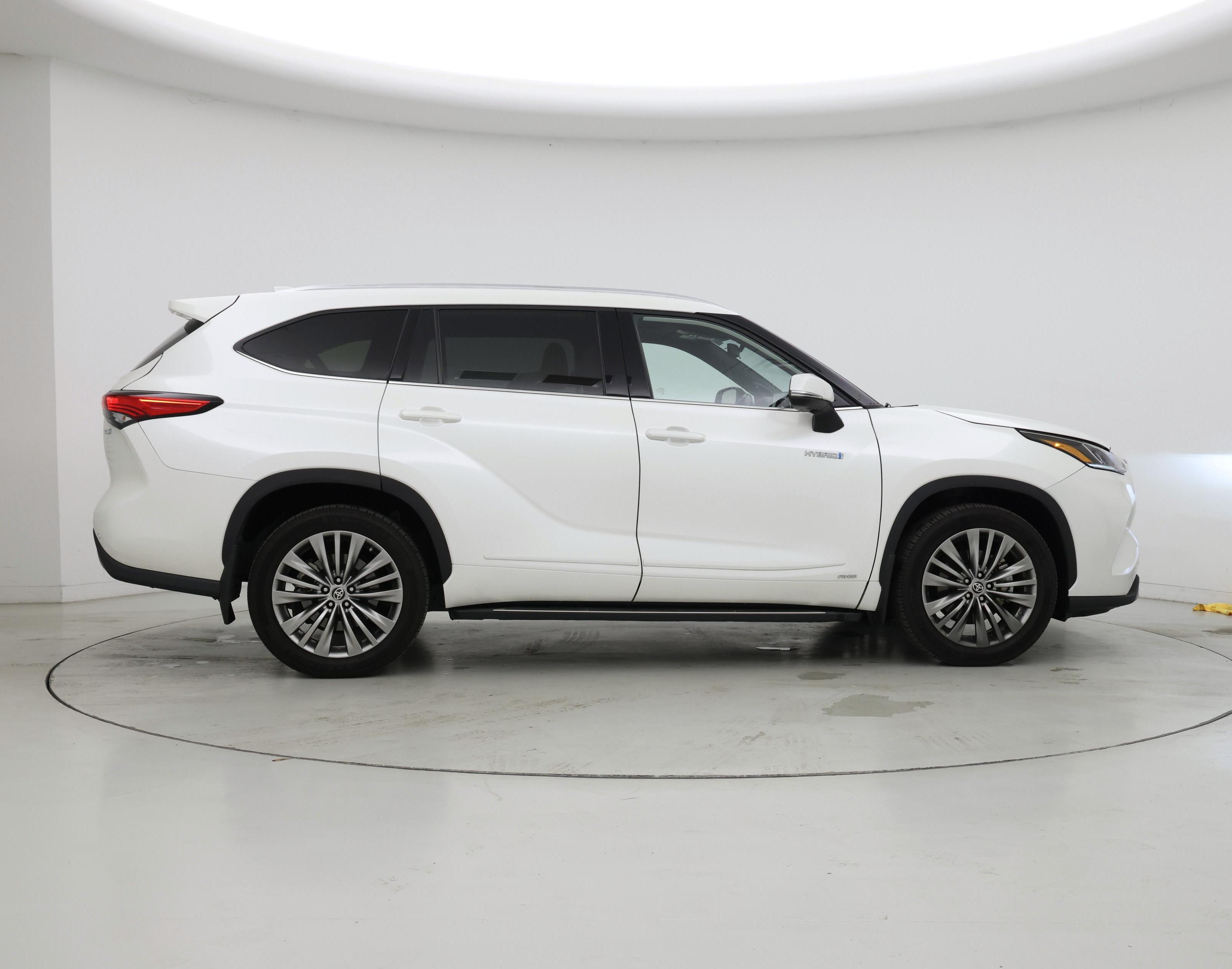 Thumbnail: 2021 Toyota Highlander - 7