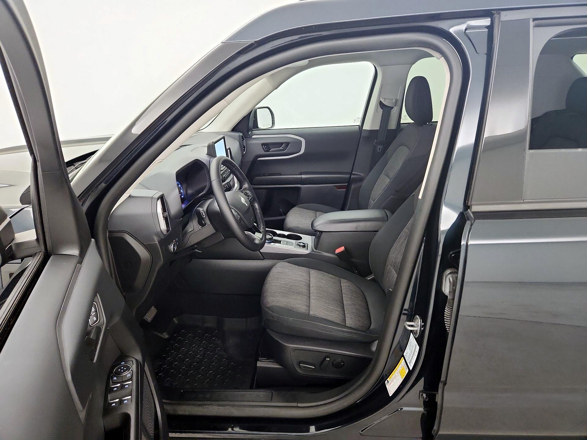 Thumbnail: 2022 Ford Bronco Sport - 11