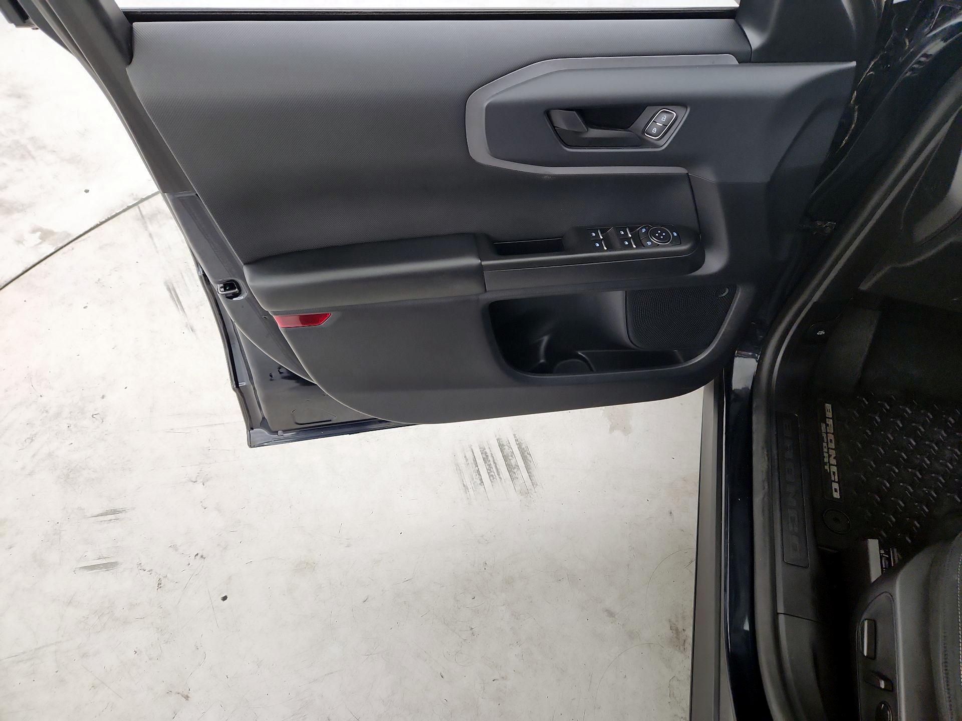 Thumbnail: 2022 Ford Bronco Sport - 12