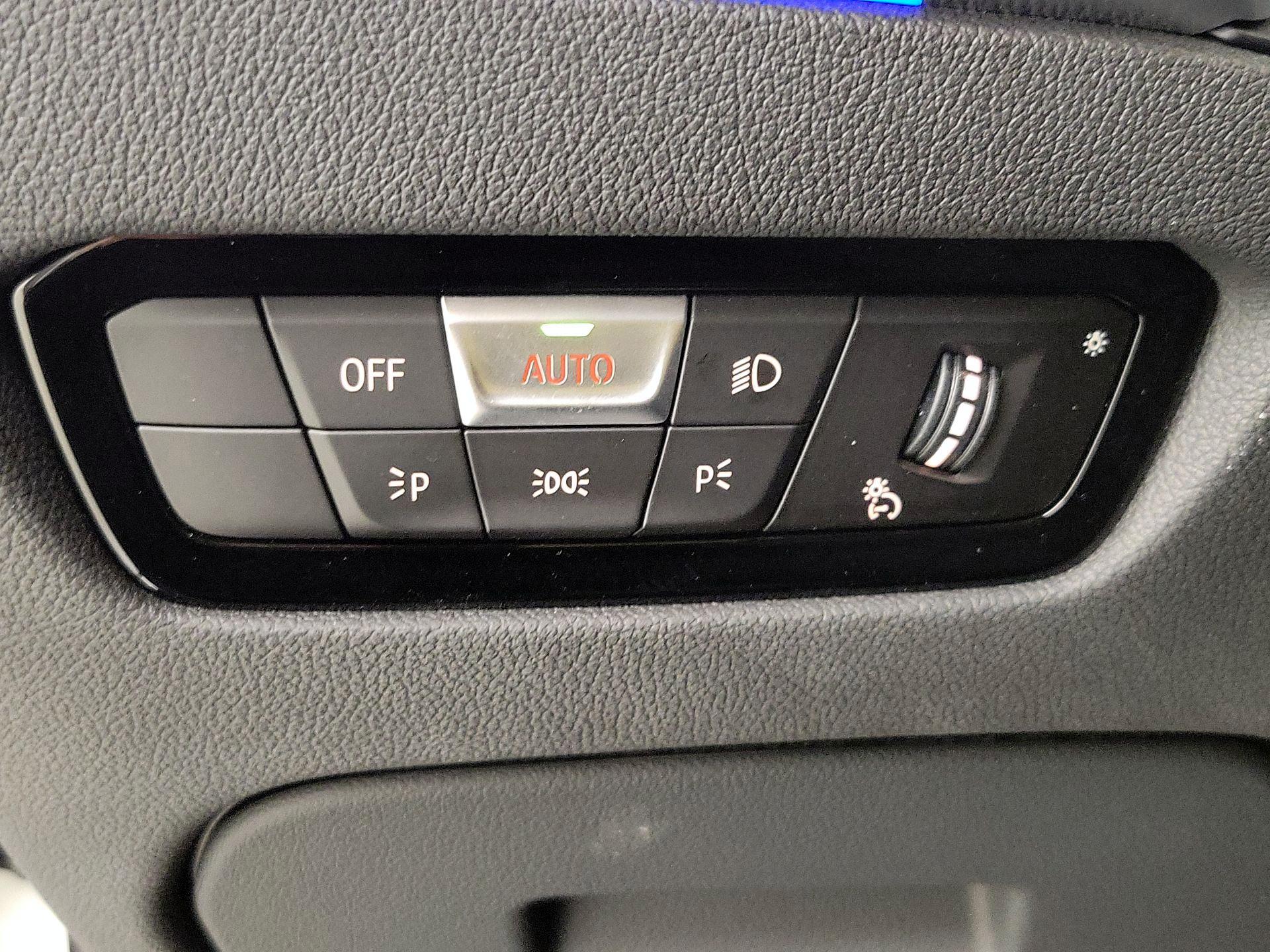 Thumbnail: 2020 BMW 3 Series - 13