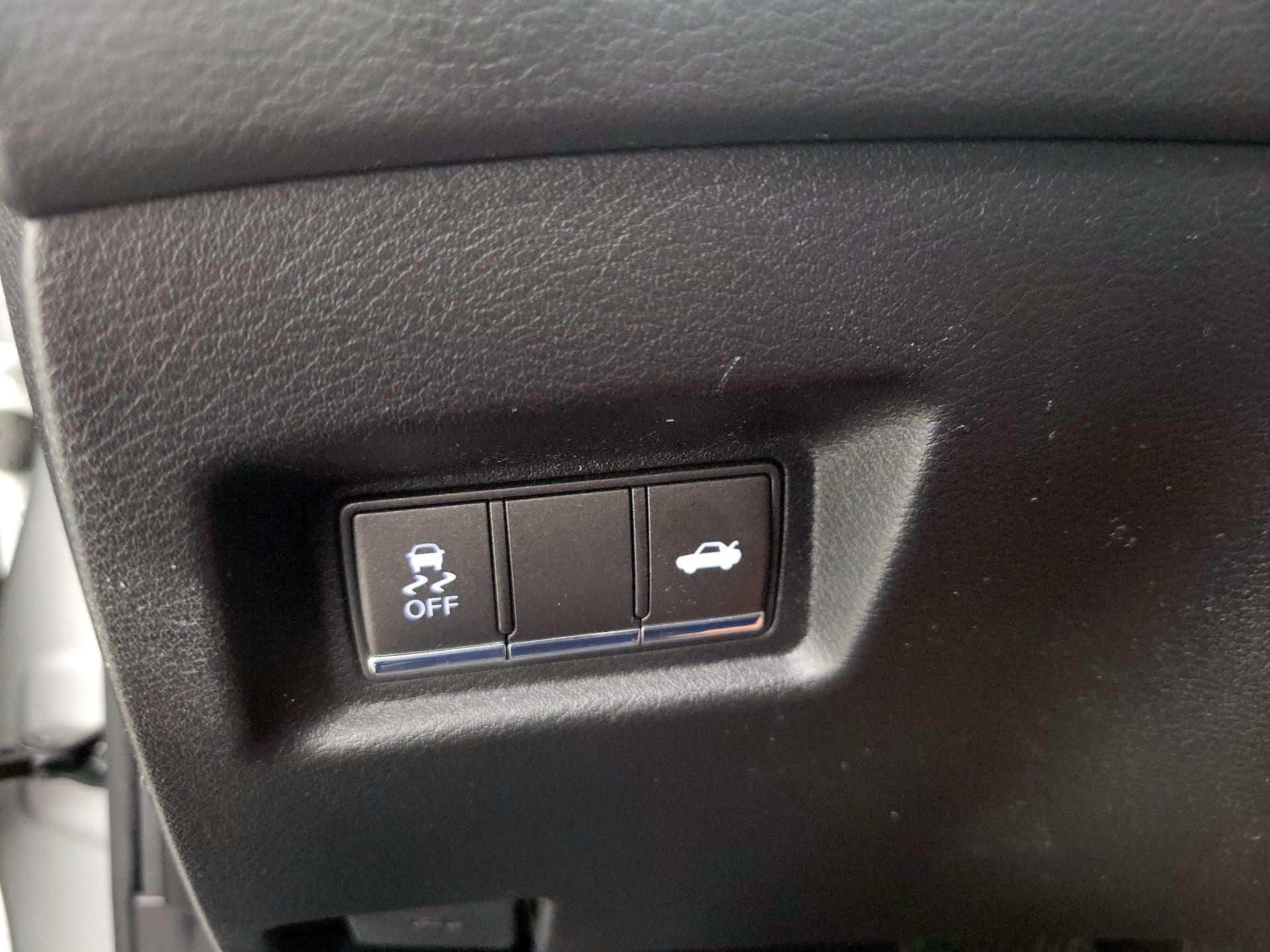 Thumbnail: 2017 INFINITI Q60 - 13