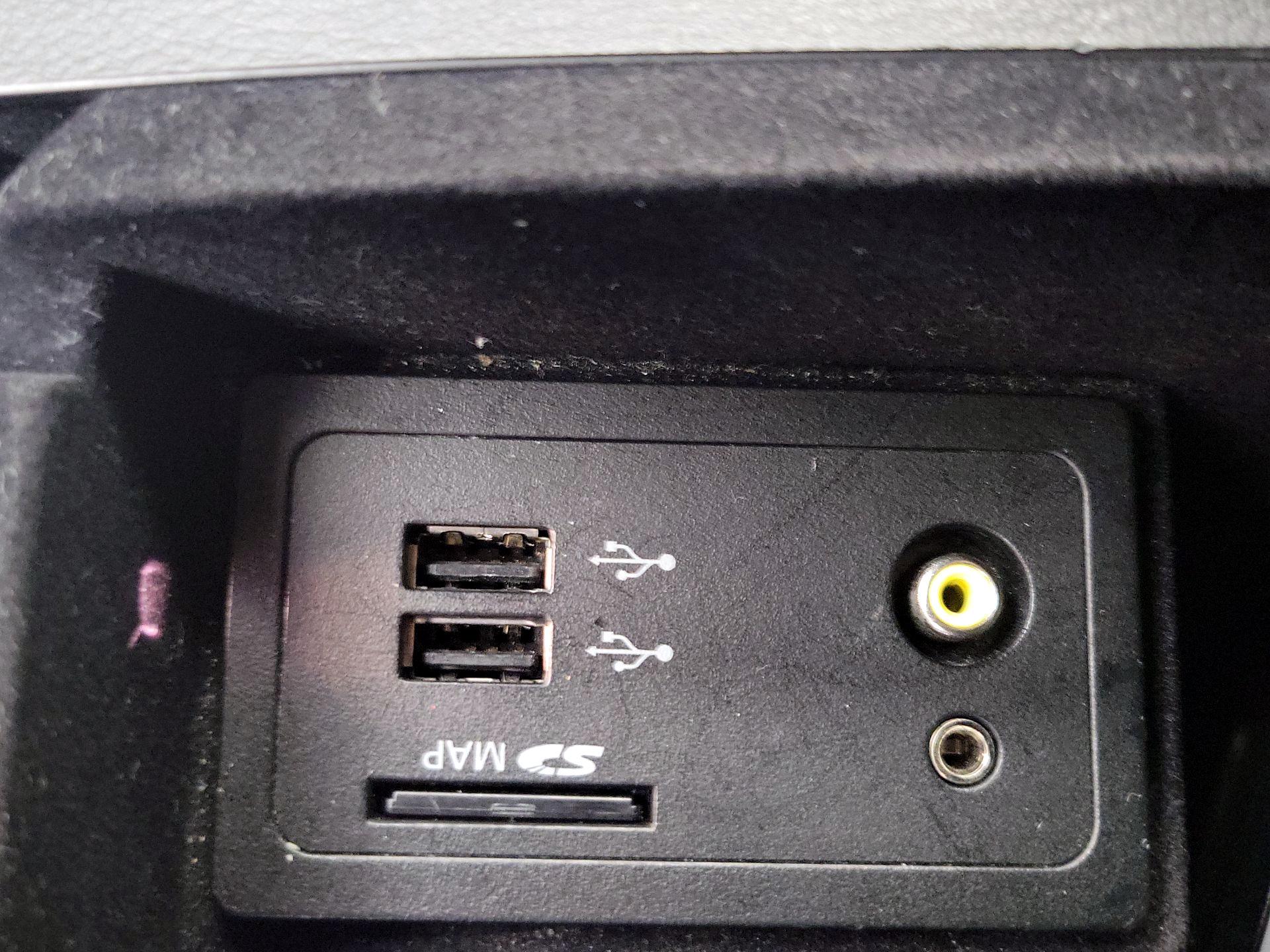 Thumbnail: 2017 INFINITI Q60 - 19