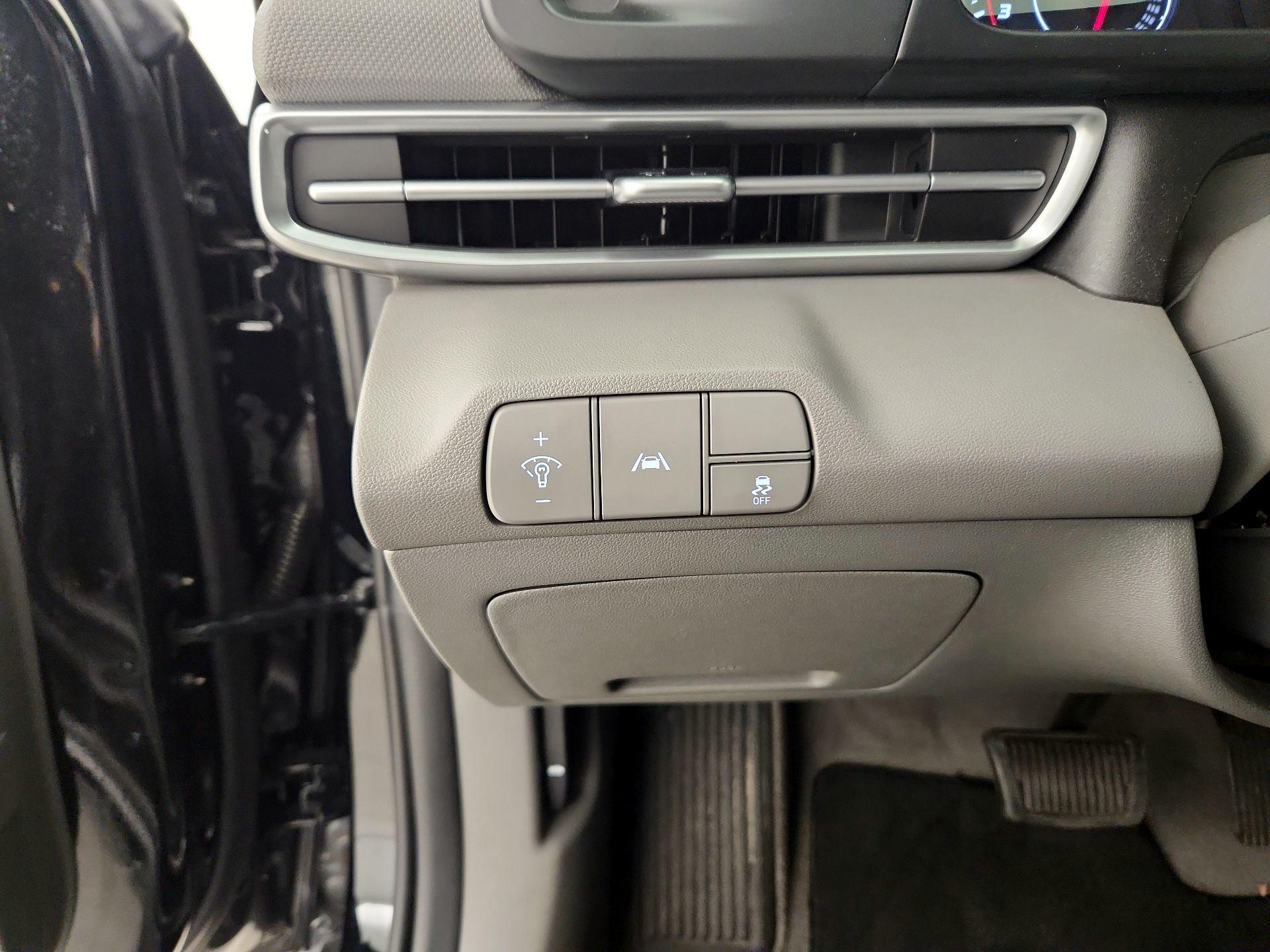 Thumbnail: 2023 Hyundai Elantra - 13